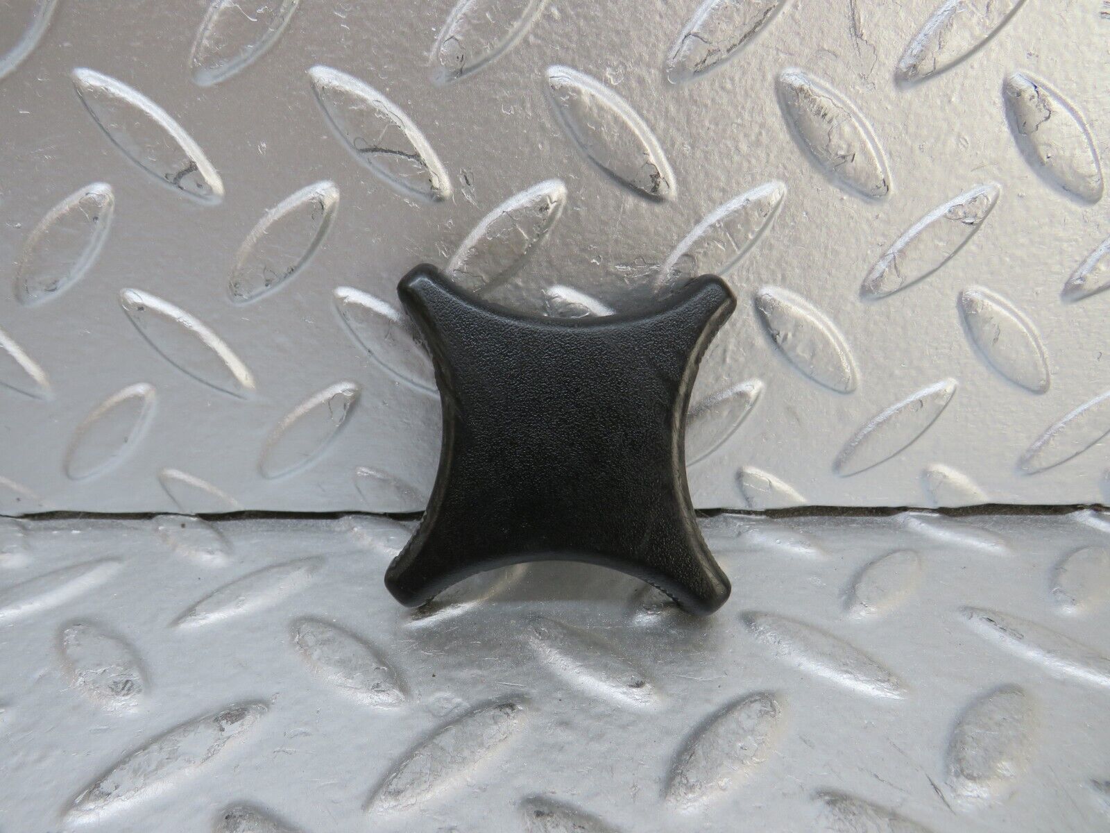 26707 Mercedes-Benz C124 220CE Coupe Right Seat Base Adjuster Handle Knob