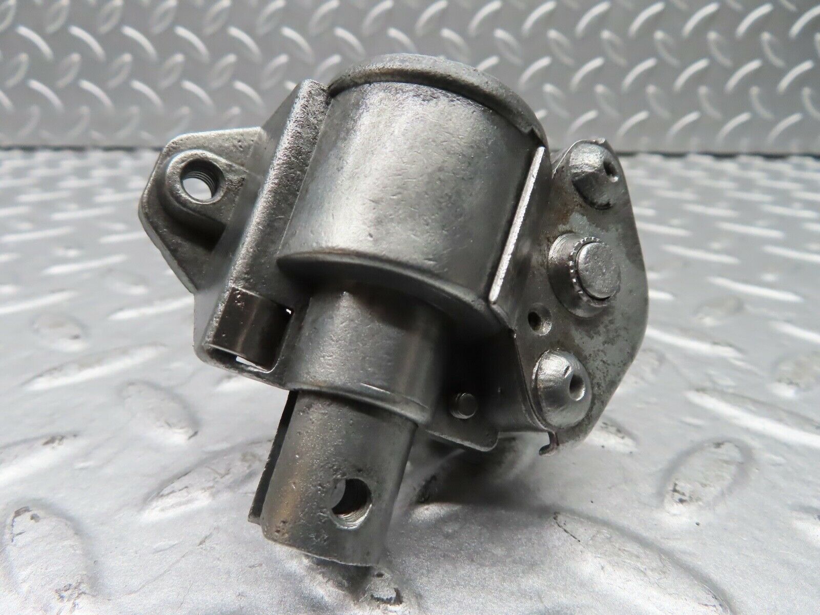 20276 Mercedes-Benz W114 280CE Coupe Vent Window Regulator Left Side