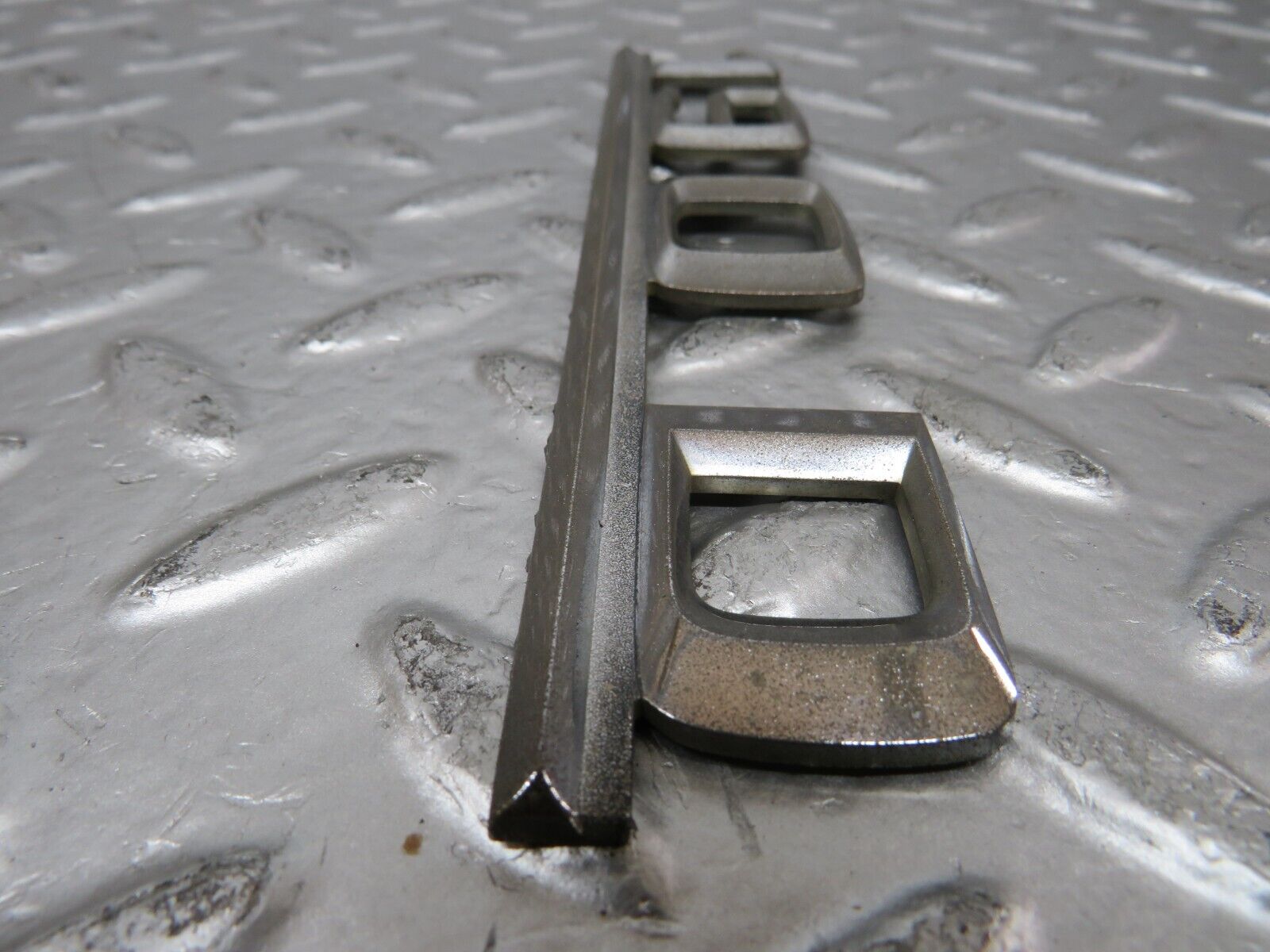 25199 Mercedes-Benz W201 190D Trunk Badge Emblem