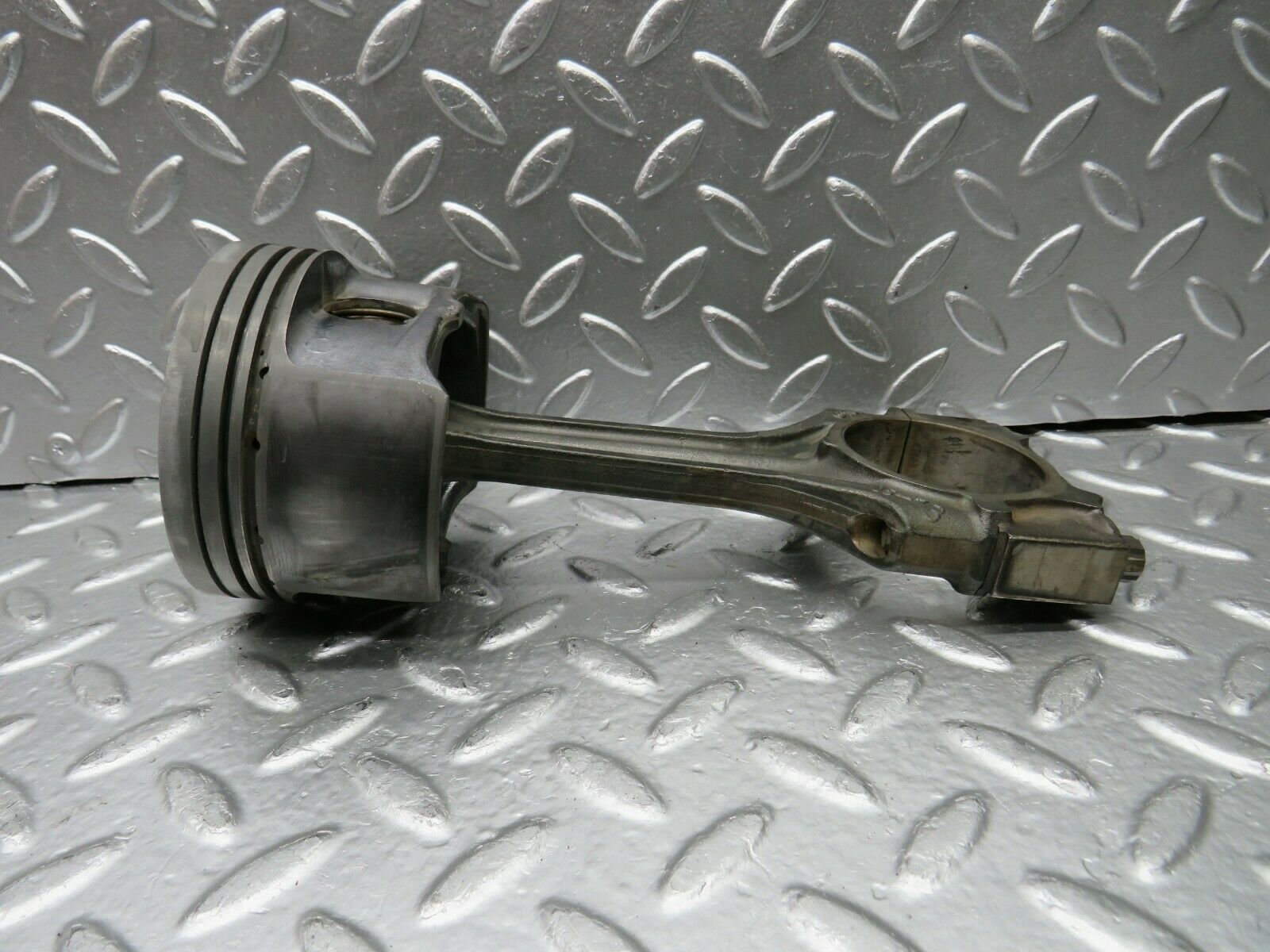 22470 Mercedes-Benz C124 E220 Coupe Piston With Connecting Rod 89.9 mm