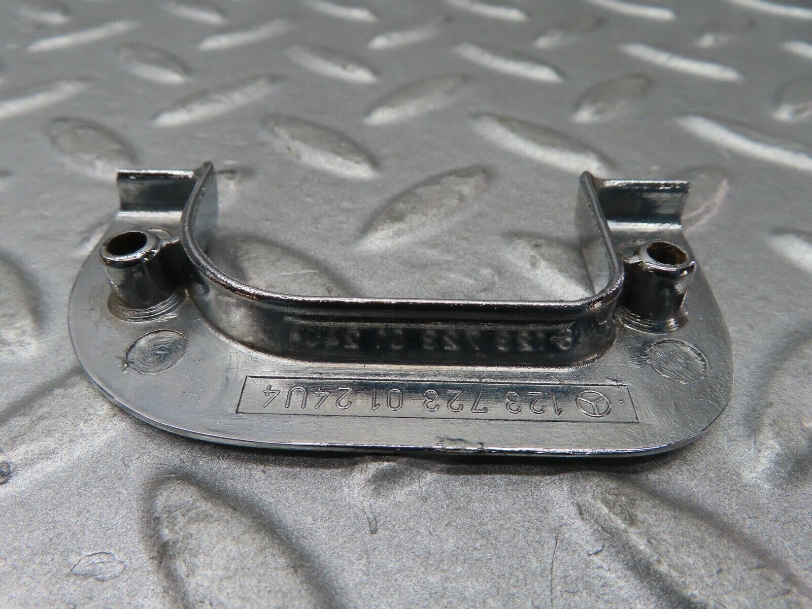 16983 Mercedes-Benz C123 280CE Coupe Left Chrome Door Latch Trim 1237230124