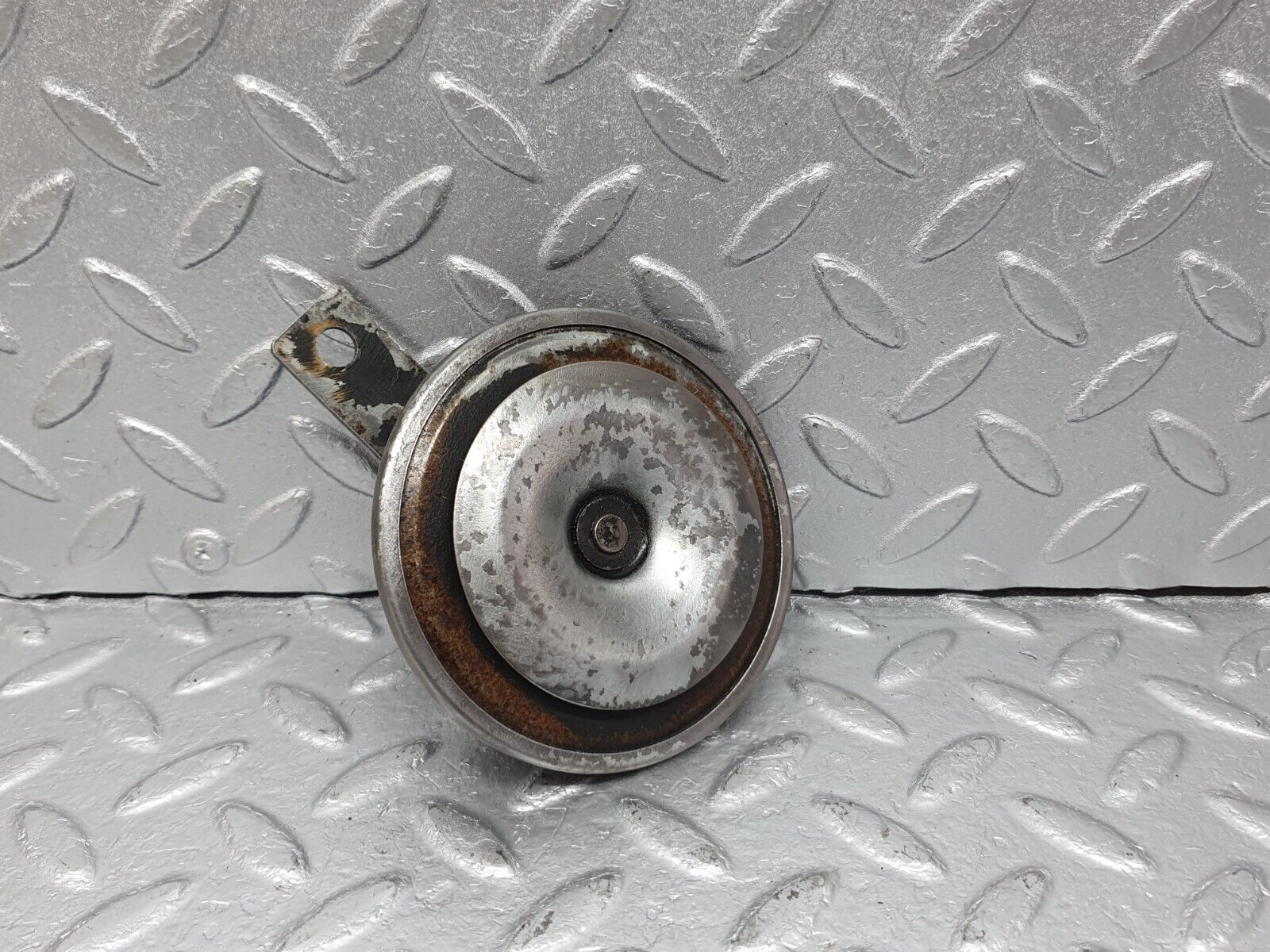 41544 Mercedes-Benz W124 200E Horn Hella 002952