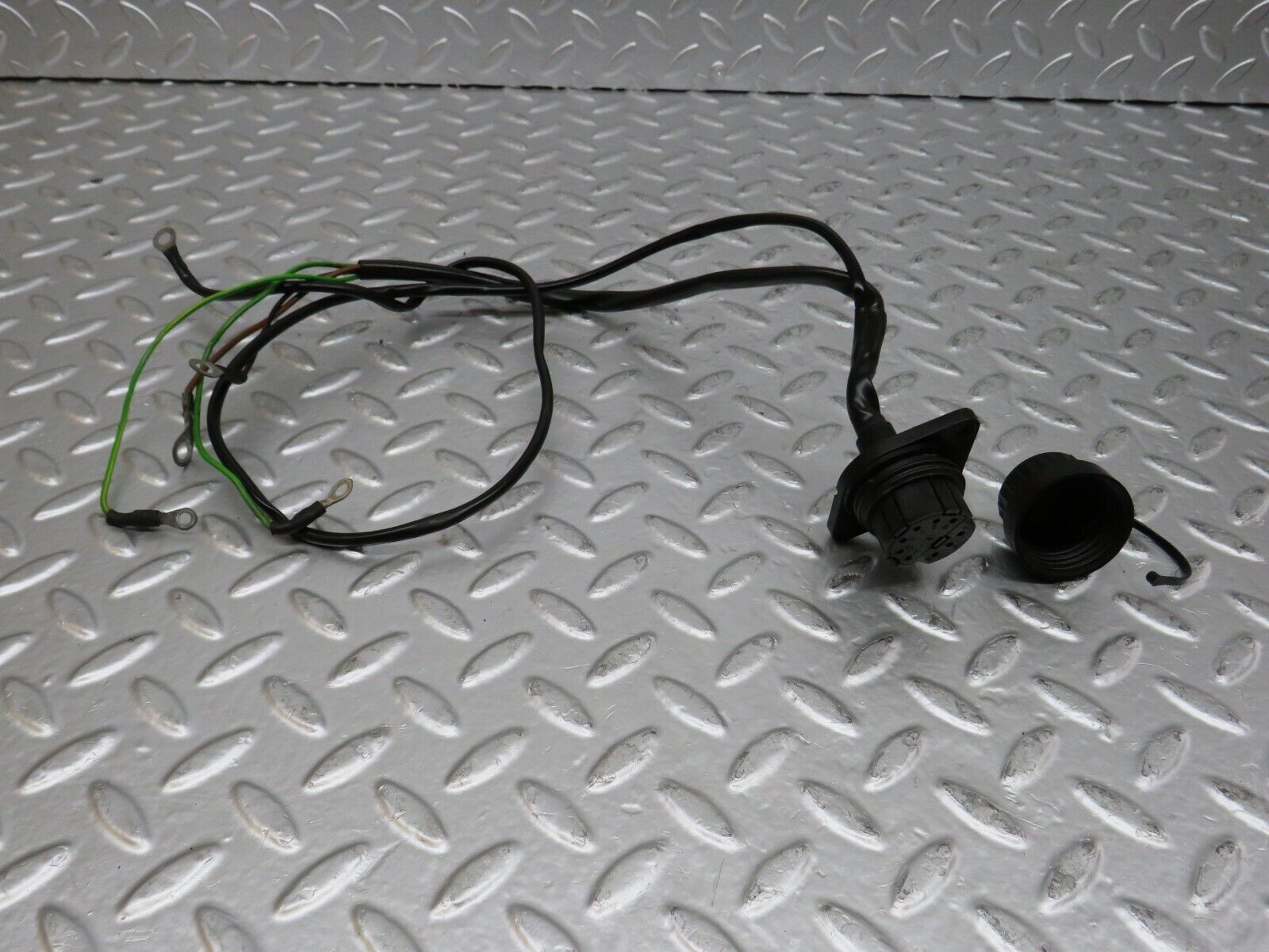 25416 Mercedes-Benz W123 200 Diagnostic Connector 1235450026