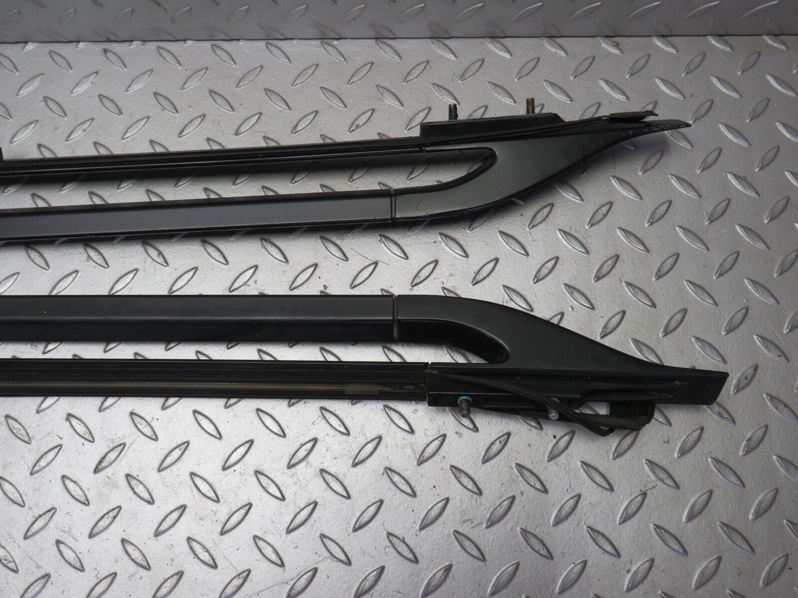 31498 Mercedes-Benz S124 220TE Wagon Roof Rack Rails Pair