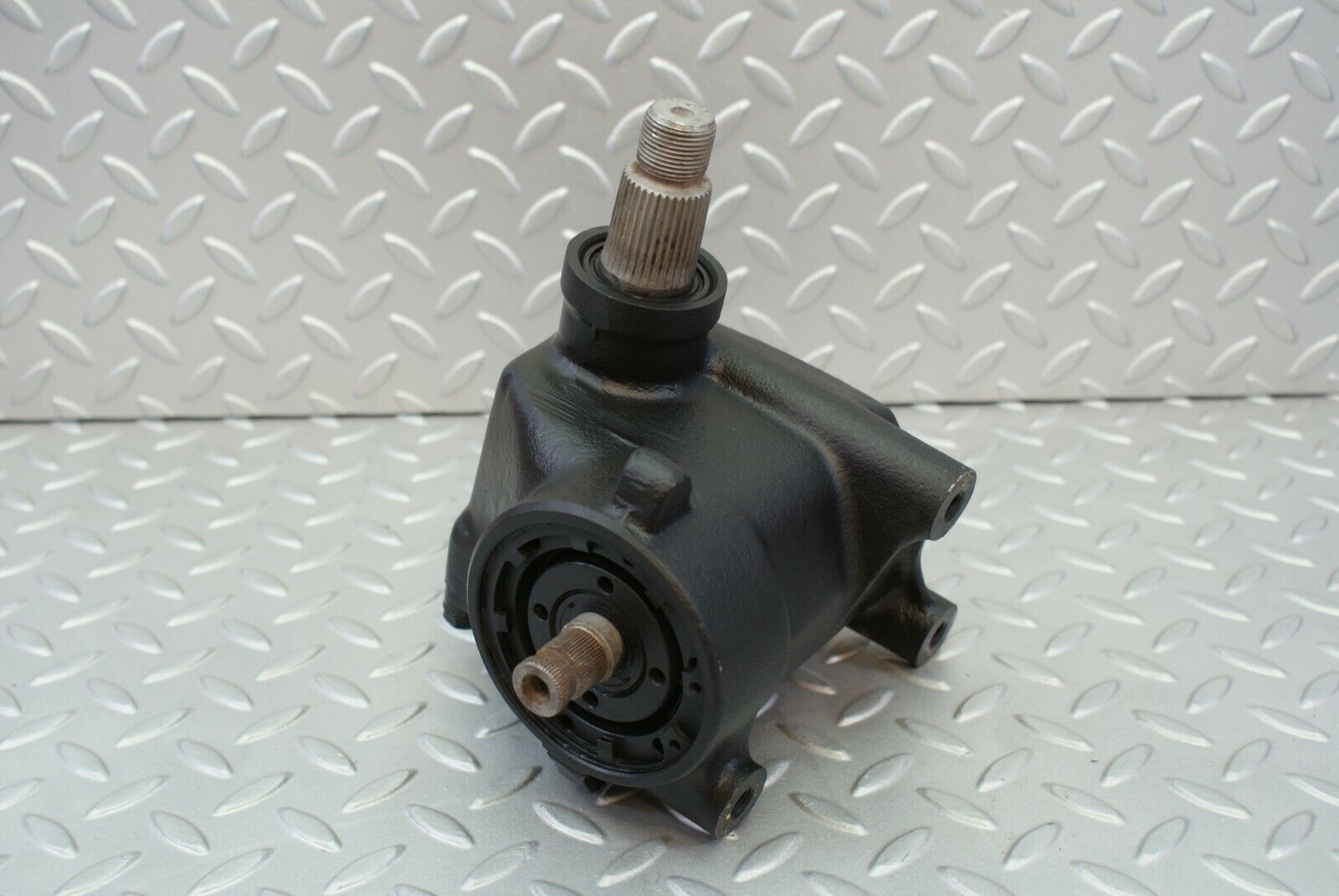 3069 Mercedes-Benz W115 220D Steering Box Steering Rack LHD 1154610701