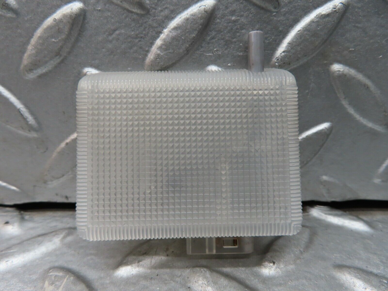 19405 Mercedes-Benz C140 CL420 Coupe Glove Box Light 1408200101