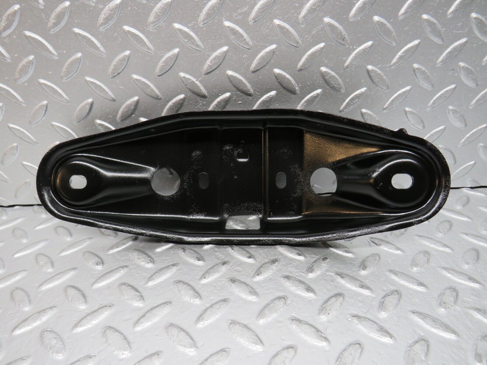 31672 Mercedes-Benz W201 190LE 1.8L Gearbox Mount Bracket