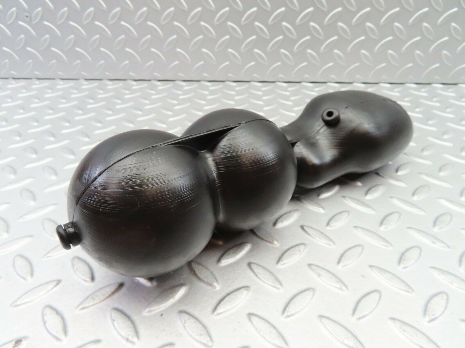 6318 Mercedes-Benz W126 380SE Vacuum Reservoir