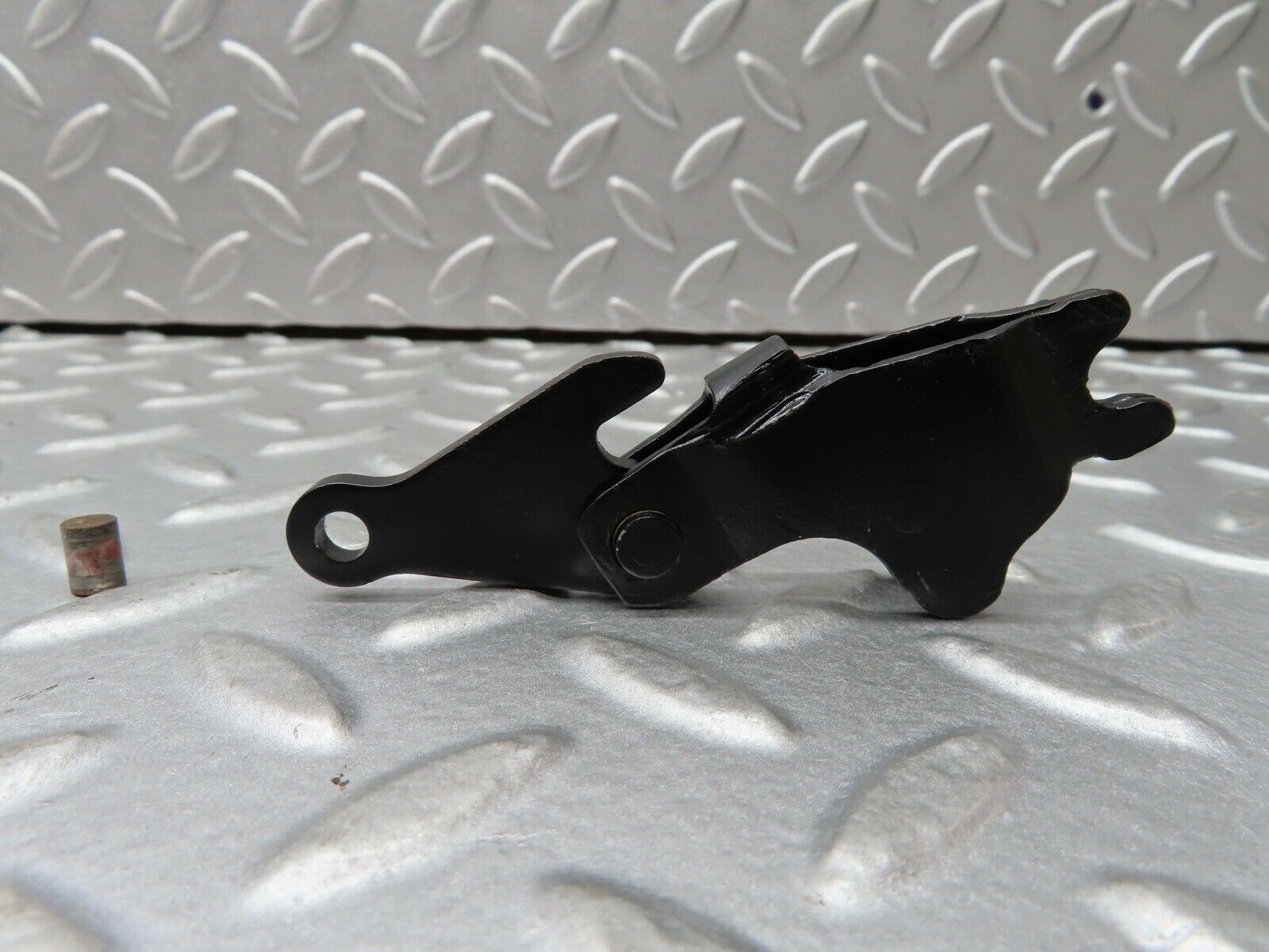 19205 Mercedes-Benz W123 300D Handbrake Regulator