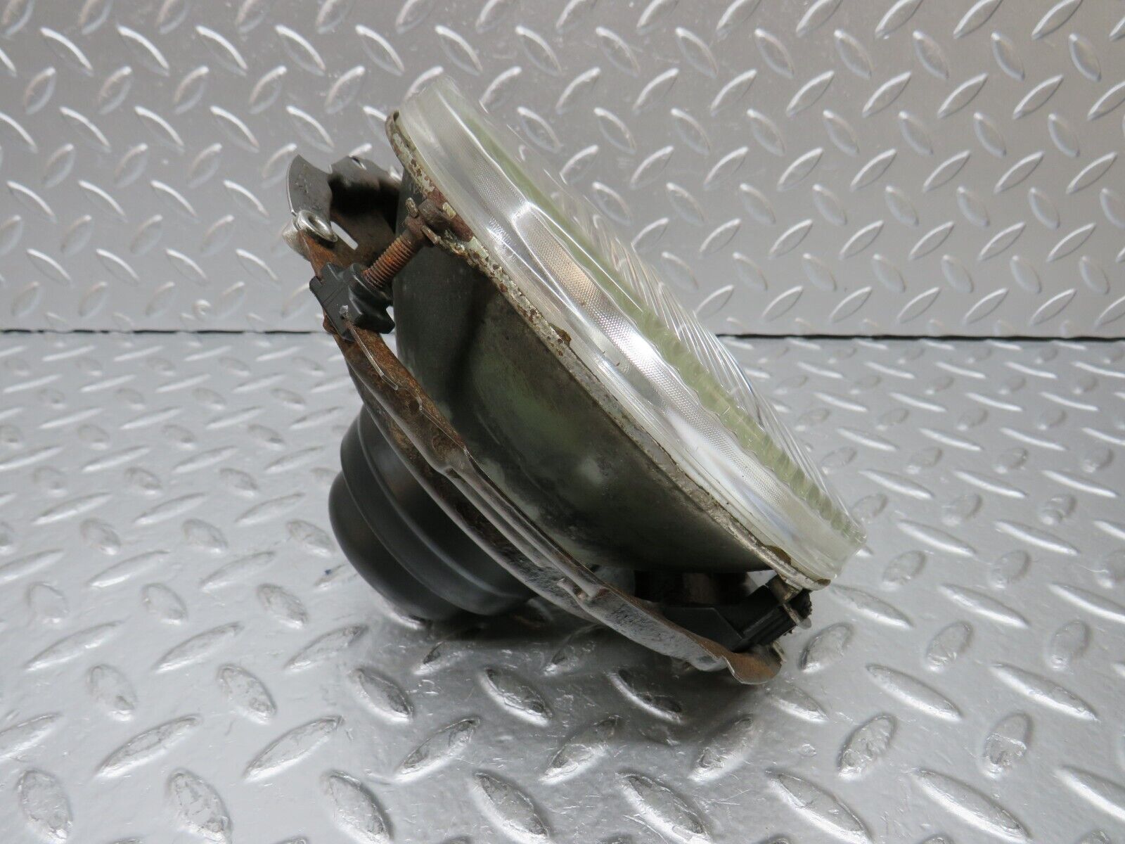 30021 Porsche 924 Headlight Hella 201116560