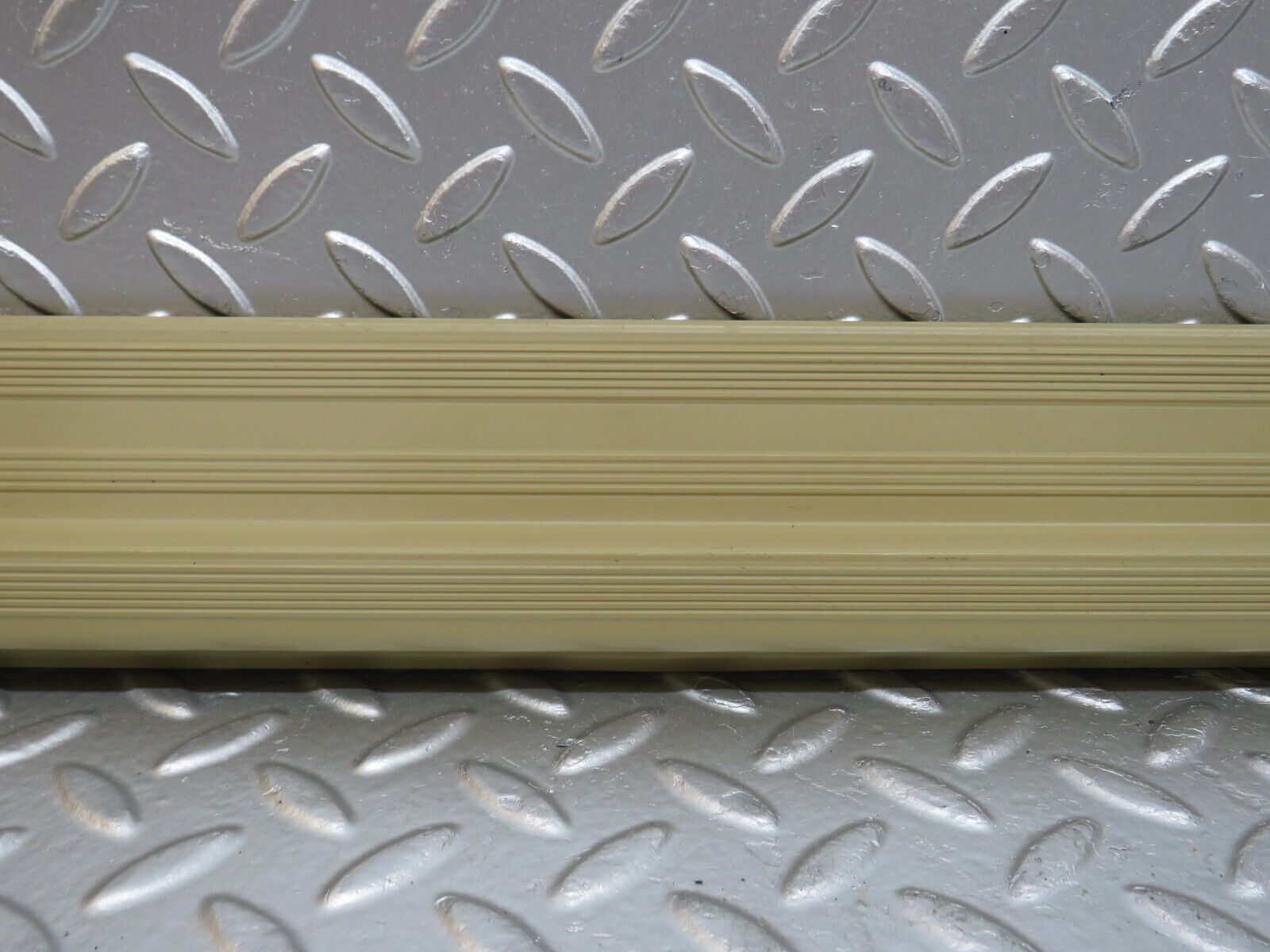 29277 Mercedes-Benz W124 230E Front Left Door Sill Trim