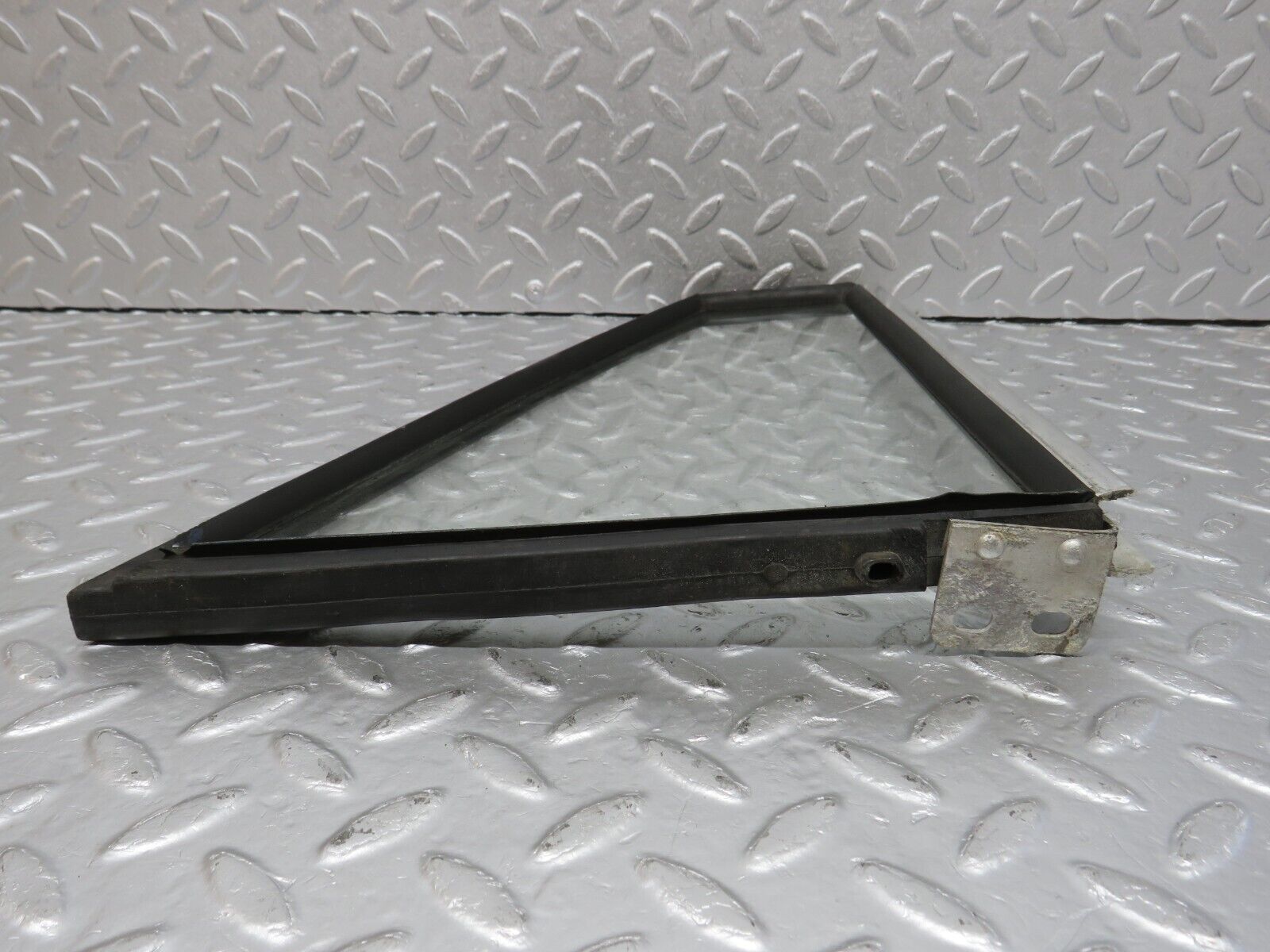 40498 Mercedes-Benz W110 230 Rear Right Quarter Window Glass