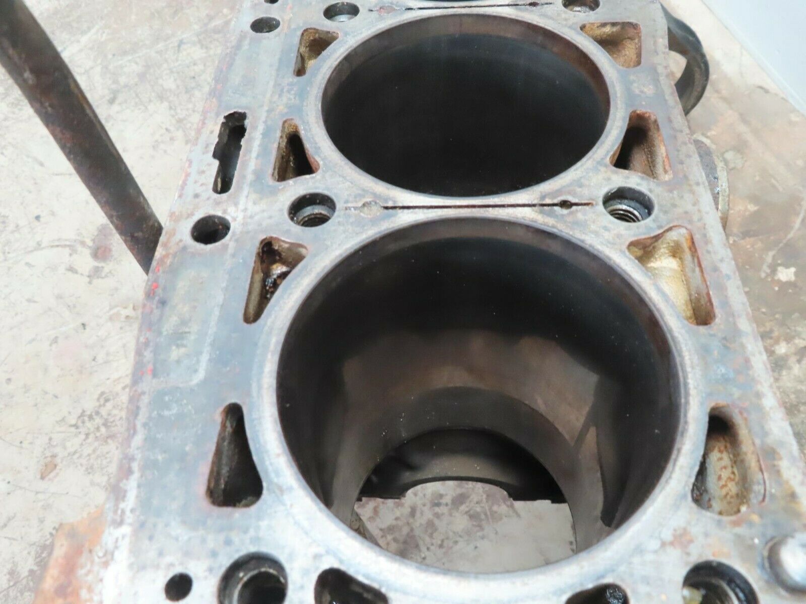 10186 Mercedes-Benz C123 230CE Coupe Engine Block 1020110301 M102.980