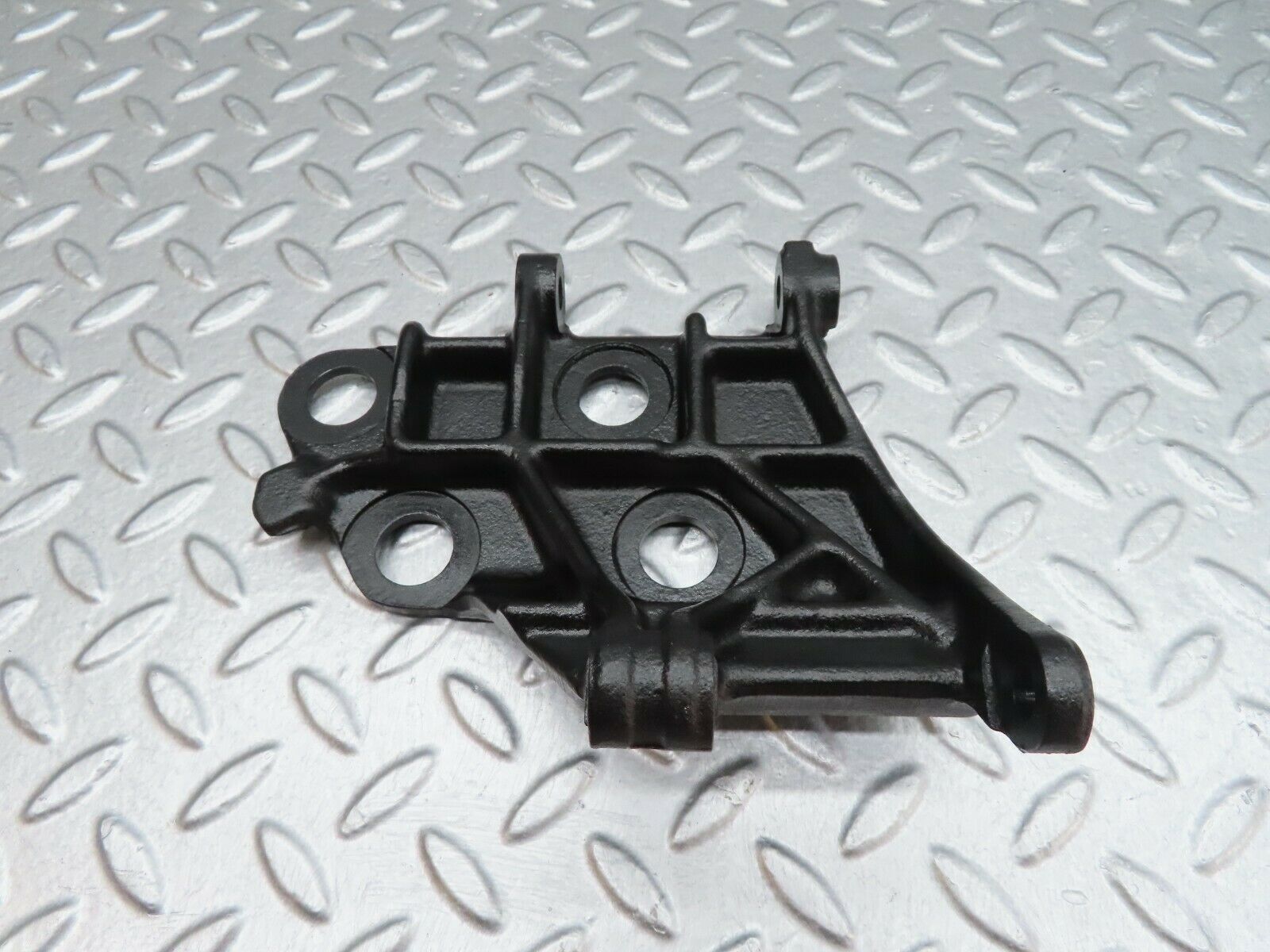 17993 Mercedes-Benz W123 200 Alternator Generator Bracket