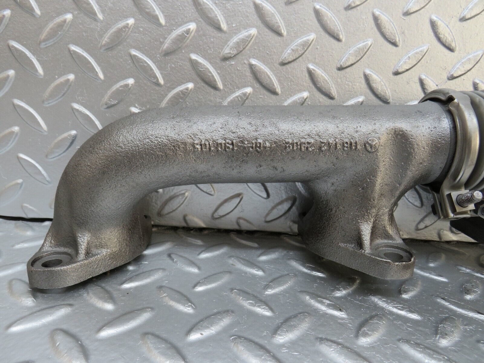 33048 Mercedes-Benz W126 380 V8 M116 Exhaust Manifold Left 1161420502 1161422302
