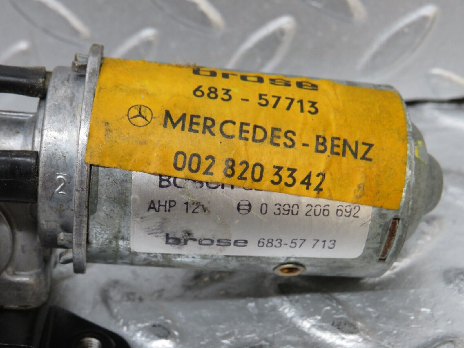 37067 Mercedes-Benz C126 420SEC Coupe Headrest Adjustment Motor Left Side