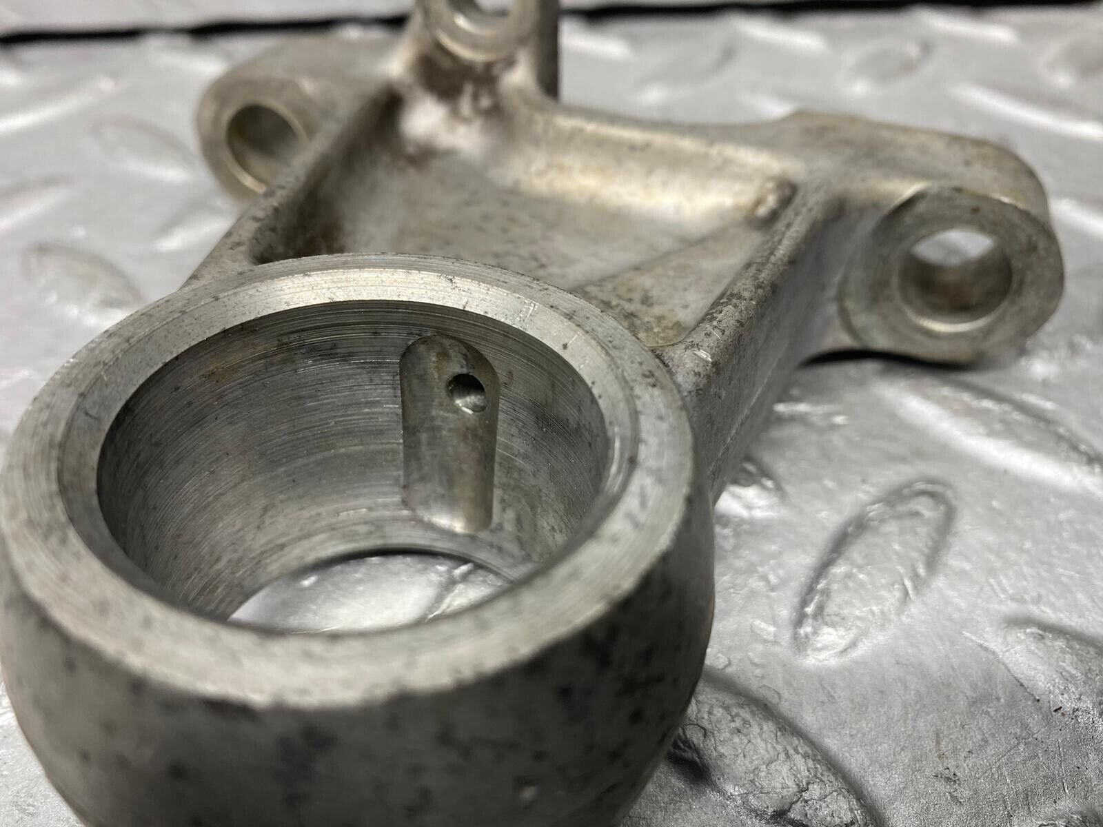 1711 Mercedes-Benz W105 219 PONTON Camshaft Tower Bearing 1800511510