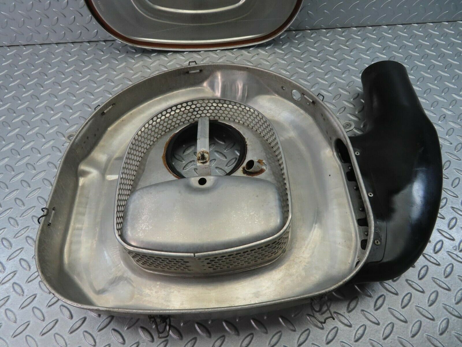 8628 Mercedes-Benz W126 Aluminium Air Filter Box Housing 0140948202