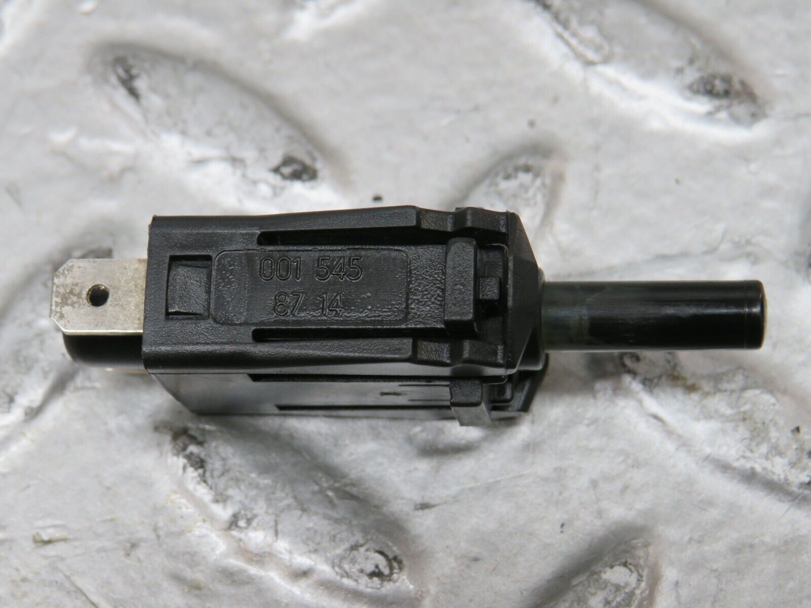 27800 Mercedes-Benz S124 300TE Wagon Door Contact Switch 0015458714