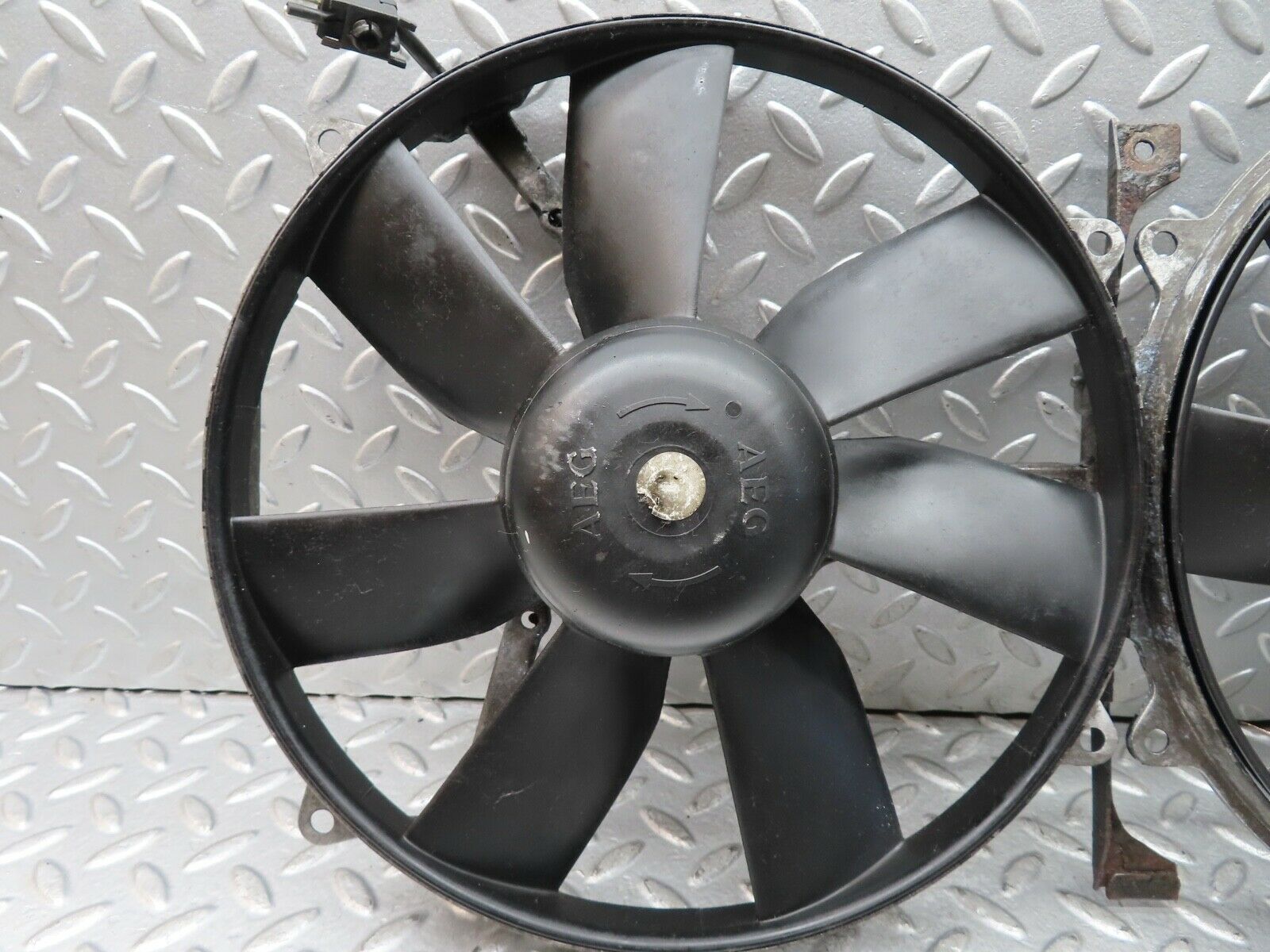 19636 Mercedes-Benz C140 CL420 Coupe Engine Cooling Fan AEG