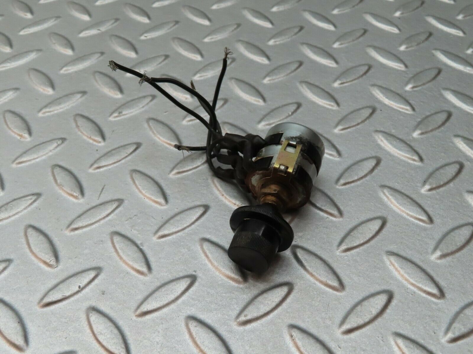 4633 Mercedes-Benz W114 280CE Coupe Switch