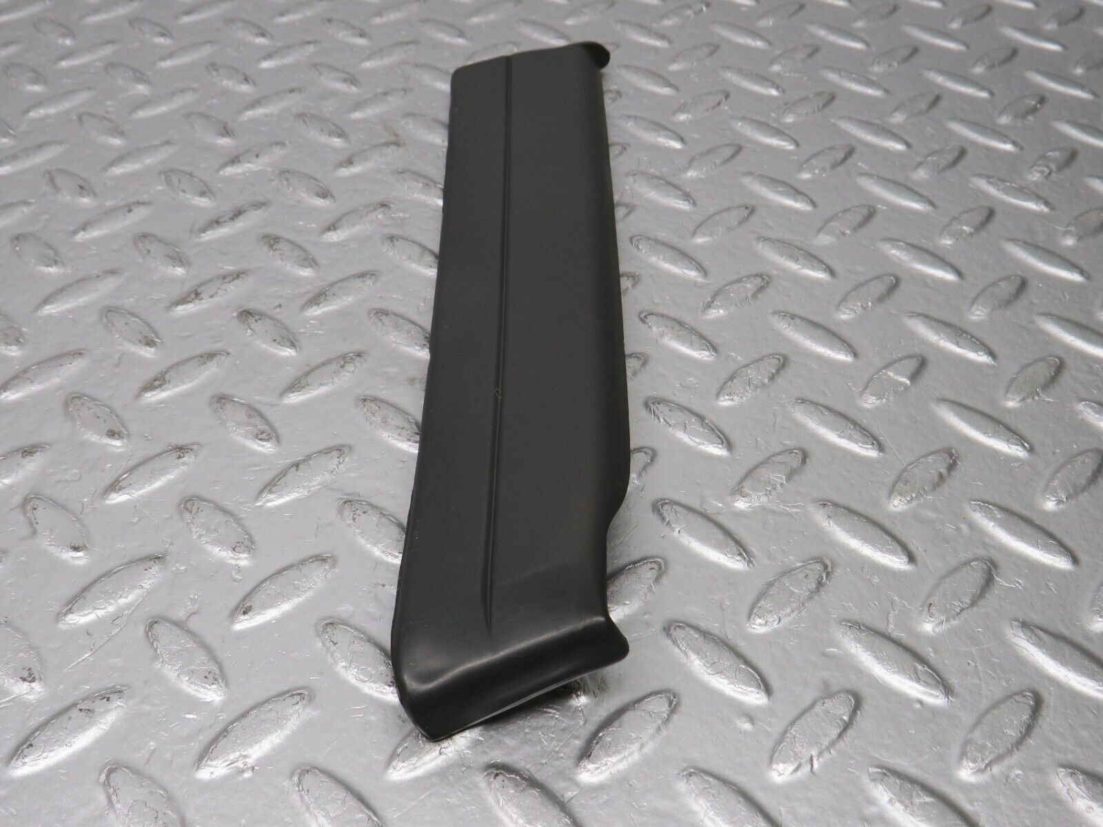 33783 Mercedes-Benz W201 190E 2.0L Front Left Fender Wing Lower Moulding Trim