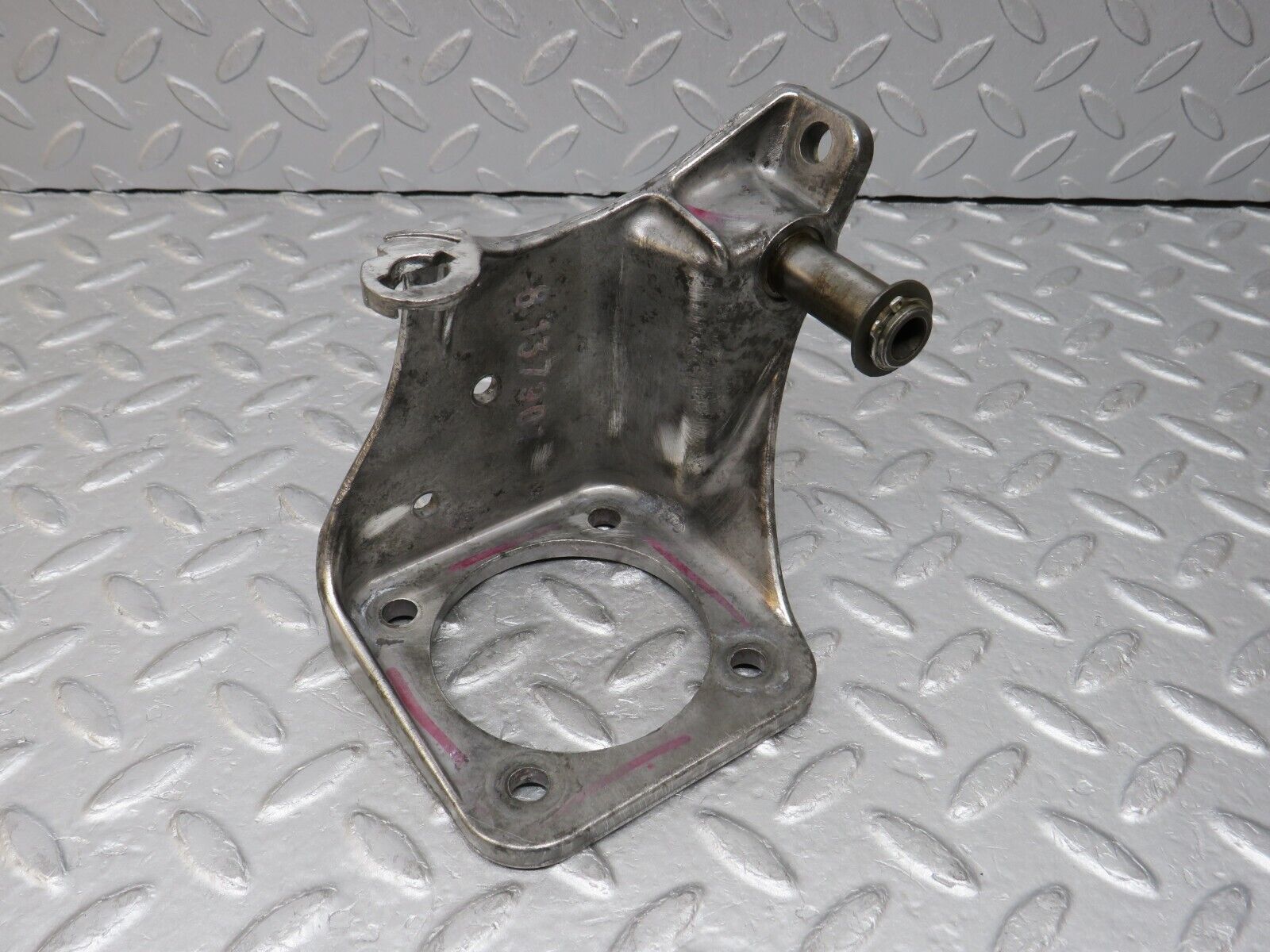 36535 Mercedes-Benz W201 190E 2.0L Brake Pedal Bracket 1242900519