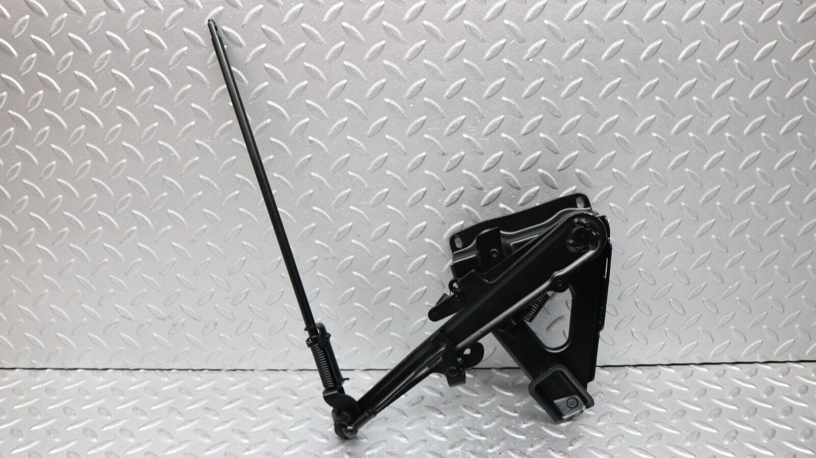 37219 Mercedes-Benz C126 420SEC Coupe Handbrake Regulator