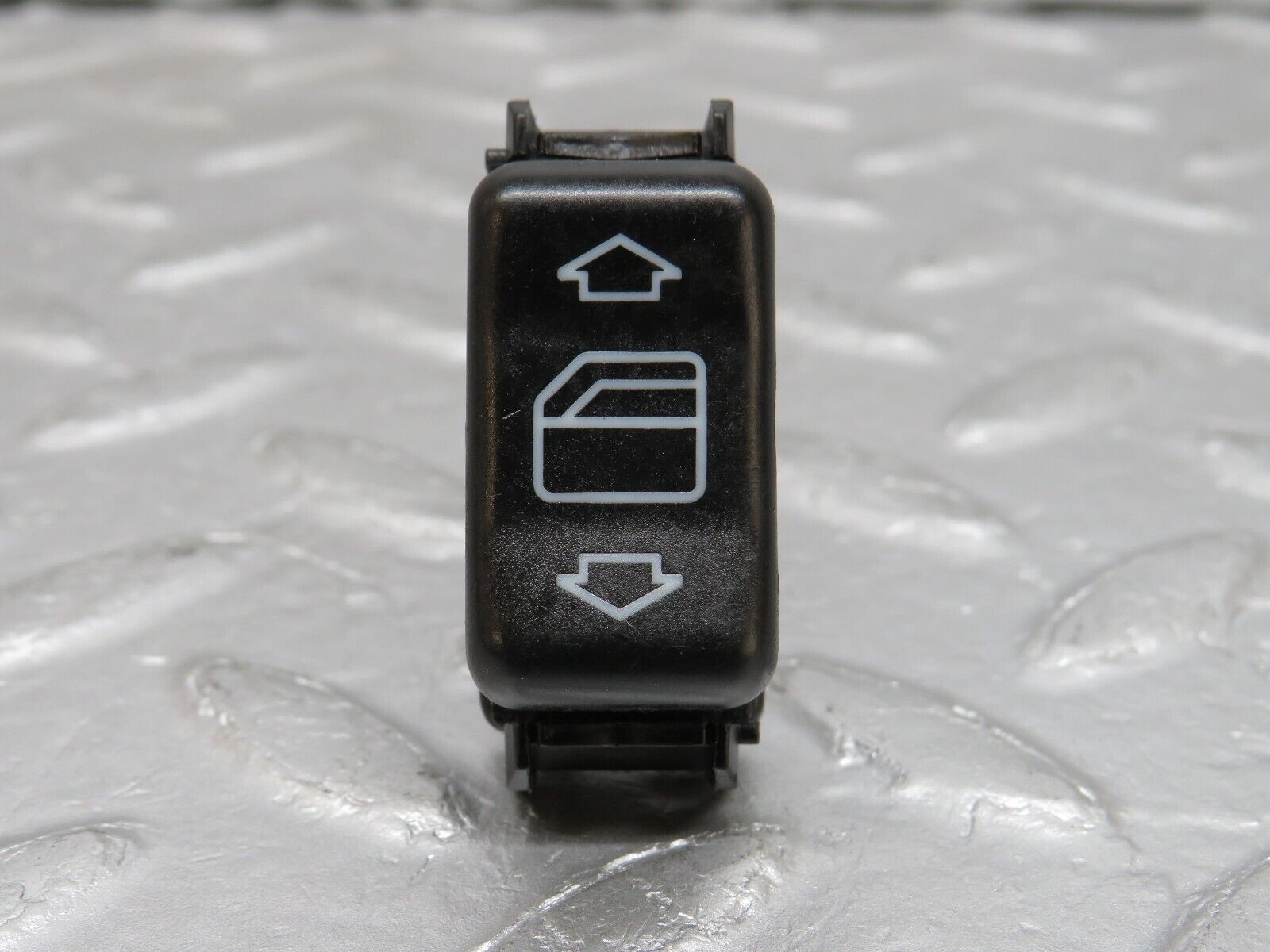 38086 Mercedes-Benz A124 320E Electric Window Switch Left Side 1248209310