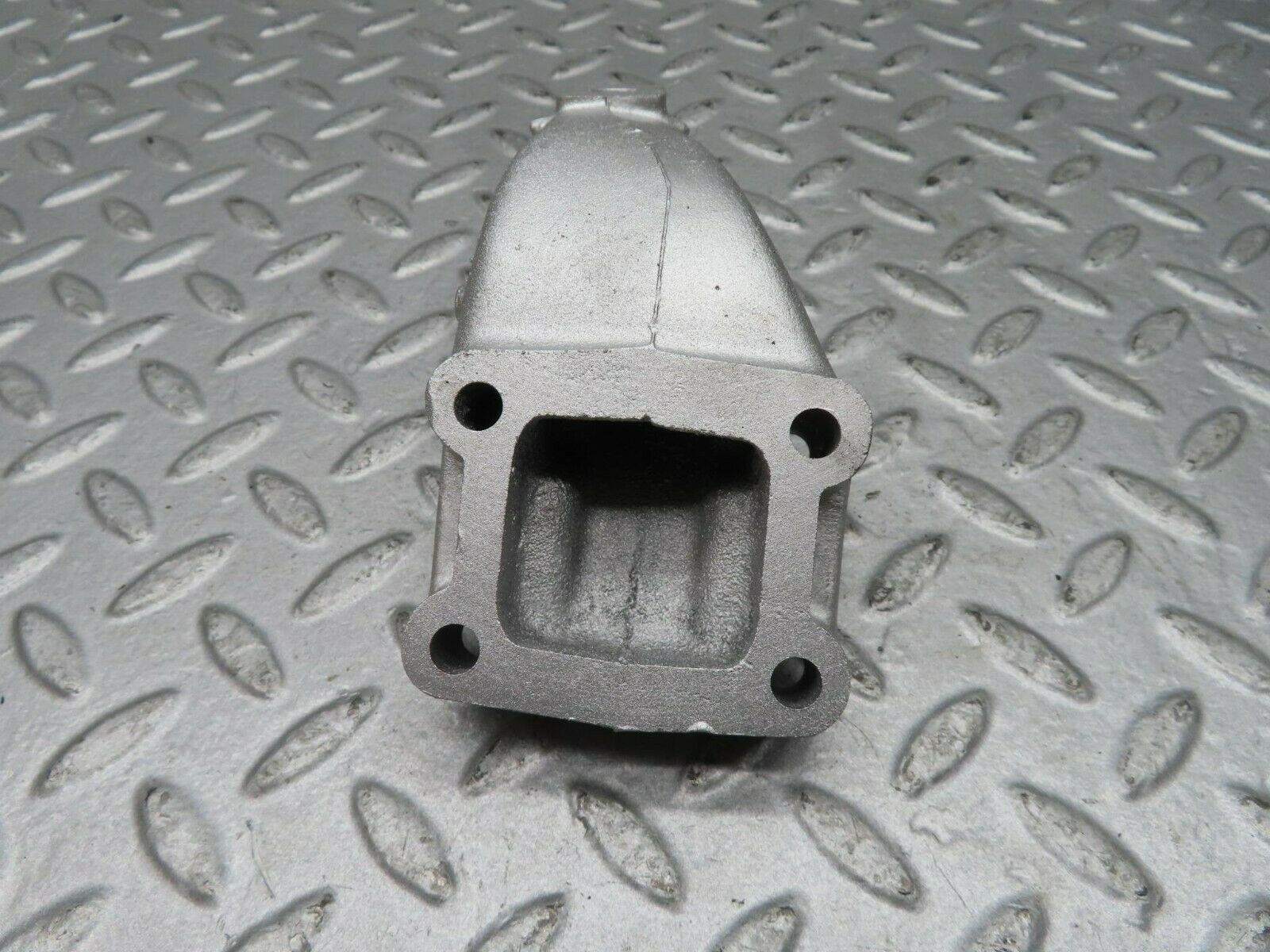 16653 Mercedes-Benz C107 380SLC Engine Mount Bracket Right Side 1162234704