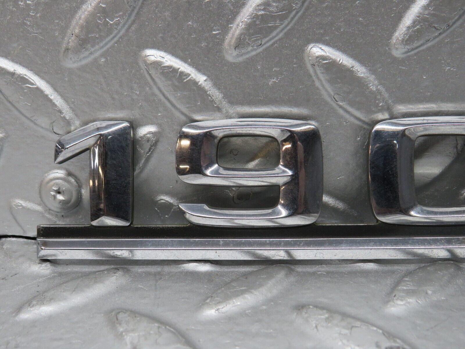 31815 Mercedes-Benz W201 190LE 1.8L 190E Trunk Badge Emblem 2018172015