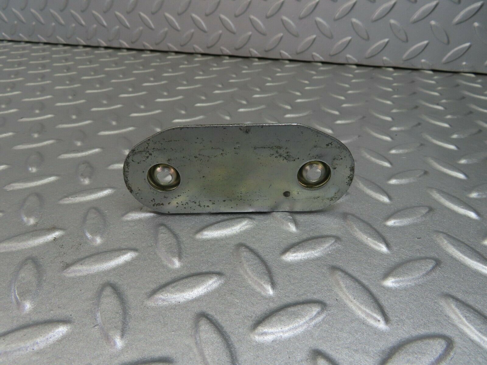 7889 Mercedes-Benz W115 220D Trunk Lock Latch