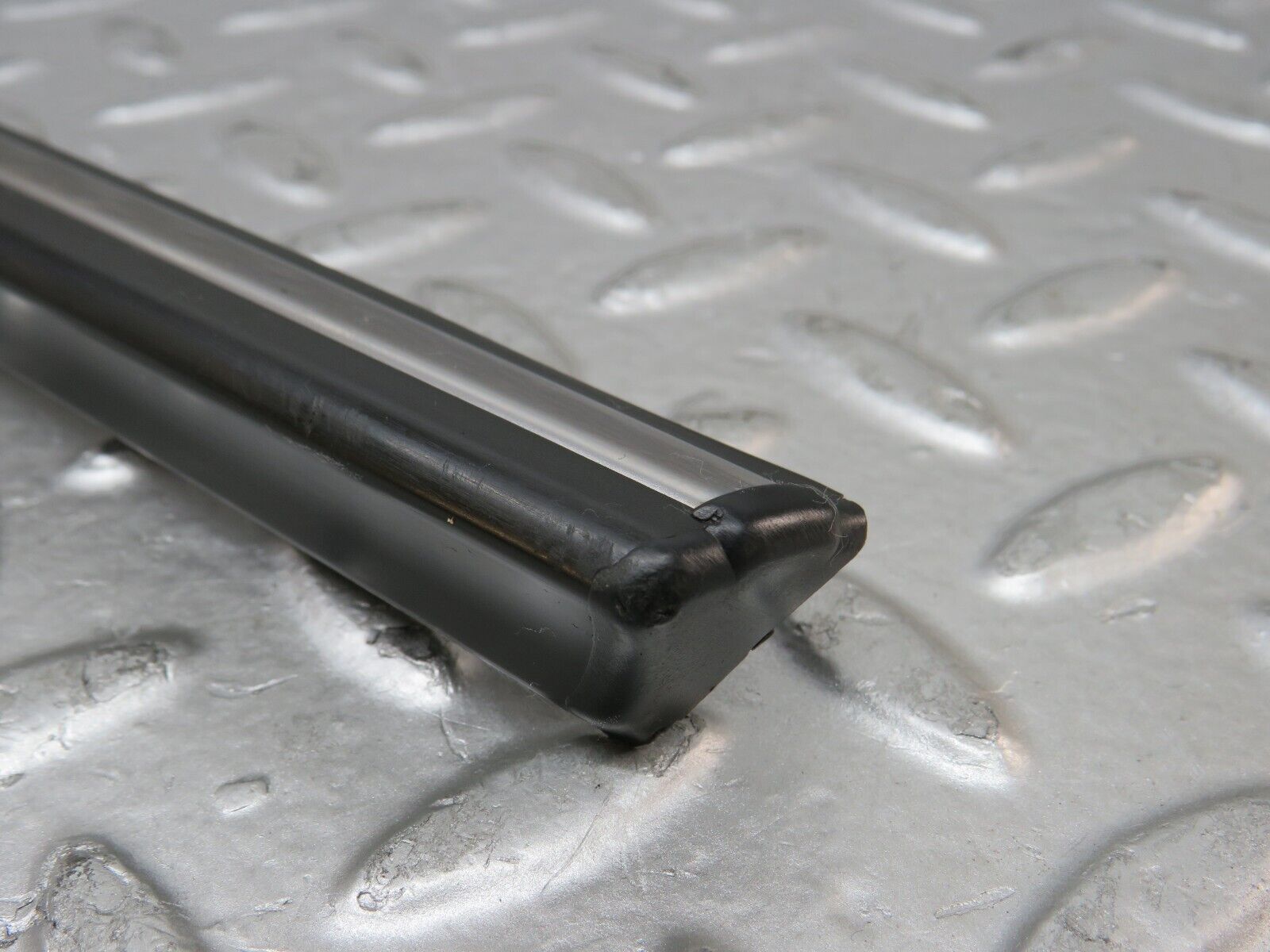 27893 Mercedes-Benz W123 280E Rear Left Door Centre Moulding Trim