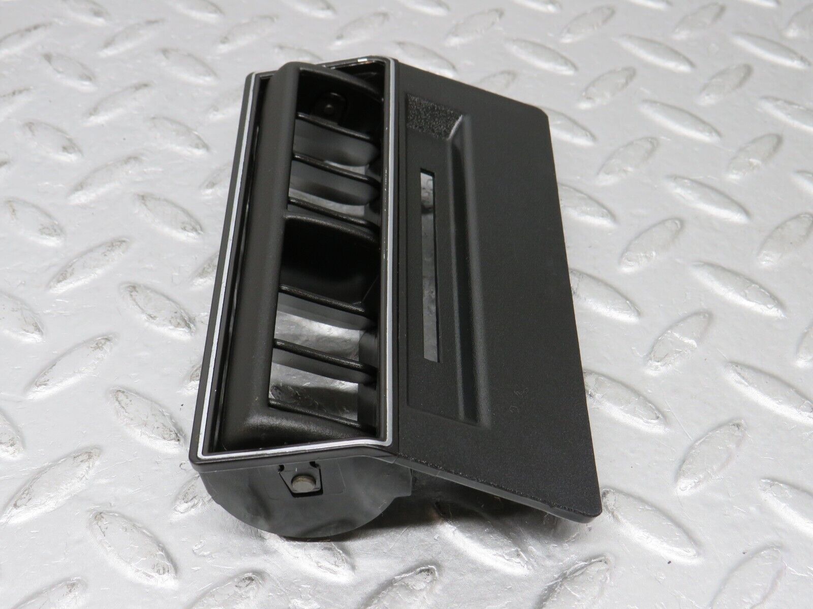 36187 Mercedes-Benz W126 420SE Centre Console Air Vent 1268300013