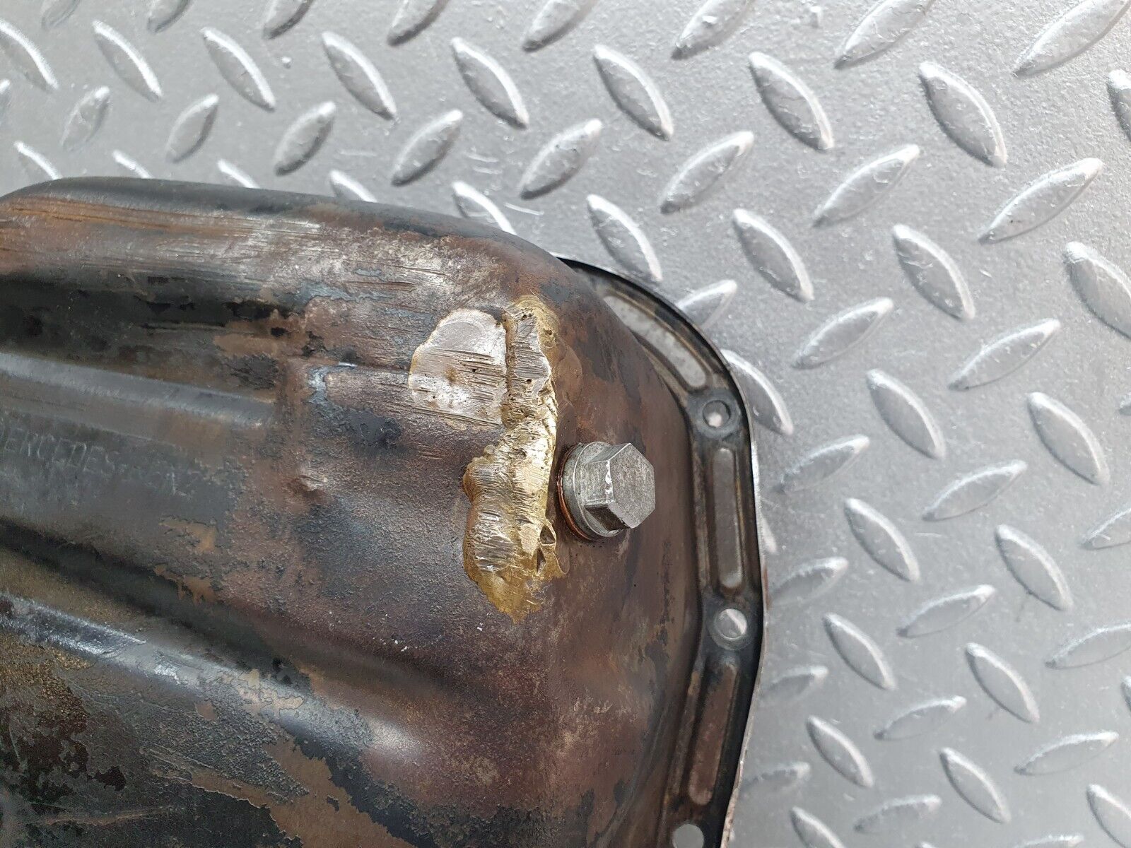 40867 Mercedes-Benz W123 240D Oil Pan Oil Sump