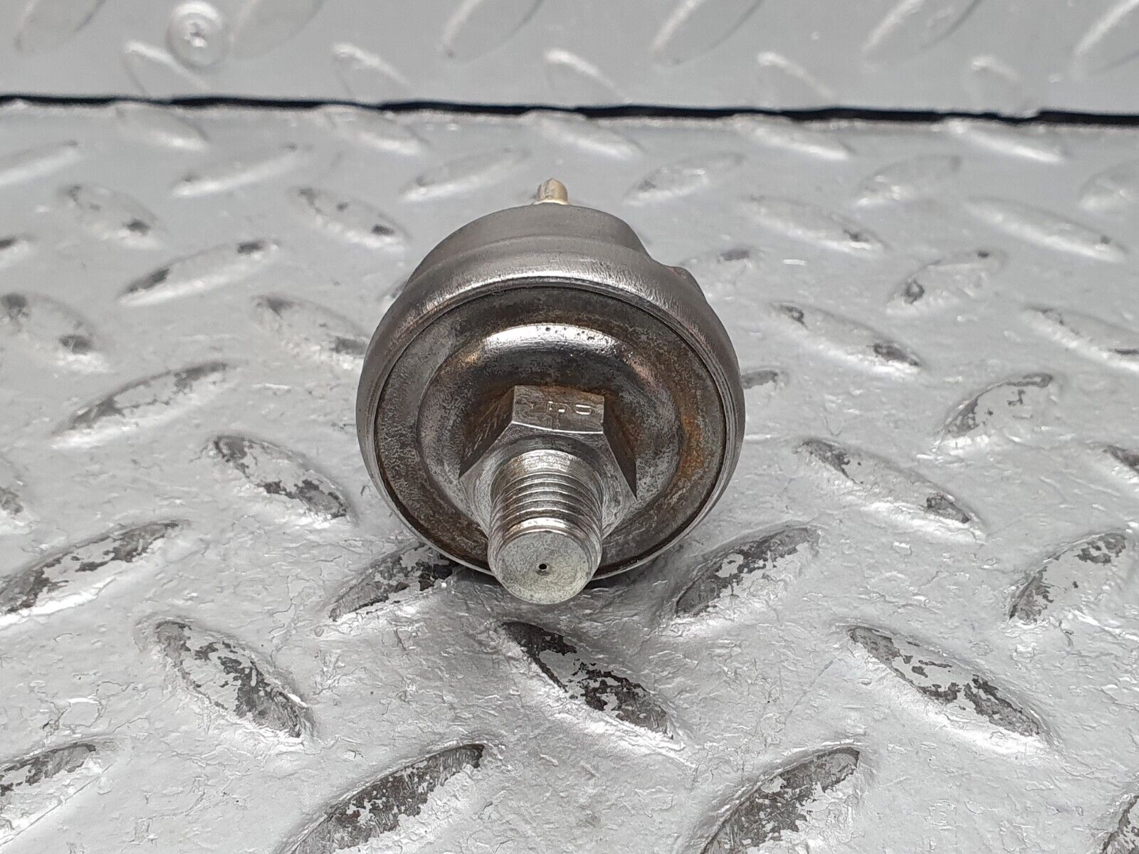 41267 Mercedes-Benz W126 300SE Oil Pressure Sensor