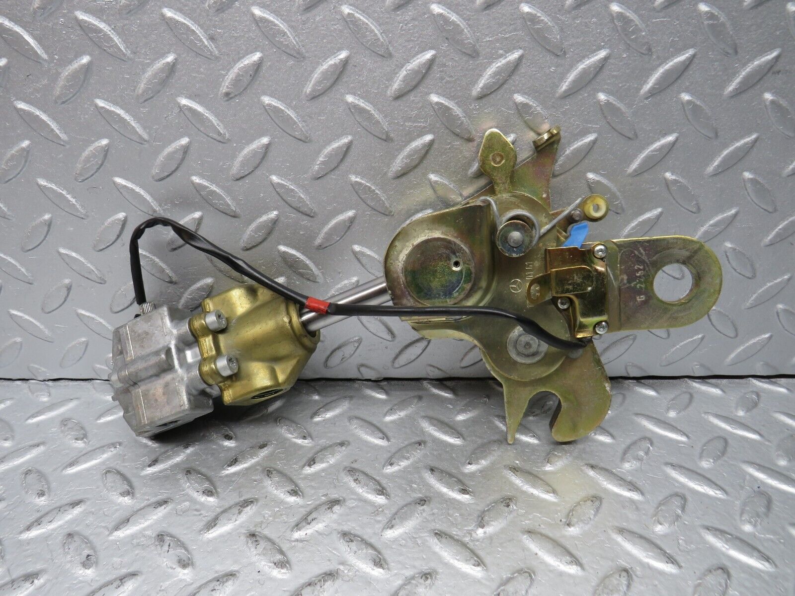 36845 Mercedes-Benz R129 300SL-24 Front Left Seat Recline Mechanism 1299100161