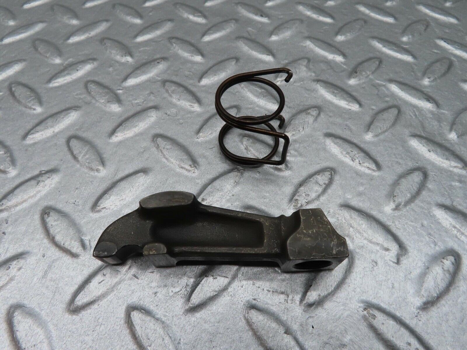 12865 Mercedes-Benz W111 220SE Valve Rocker Arm With Retaining Spring