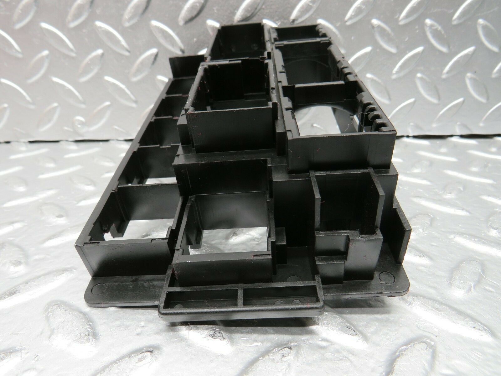 22595 Mercedes-Benz C124 E220 Coupe Fuse Relay Holder Bracket 1245450140