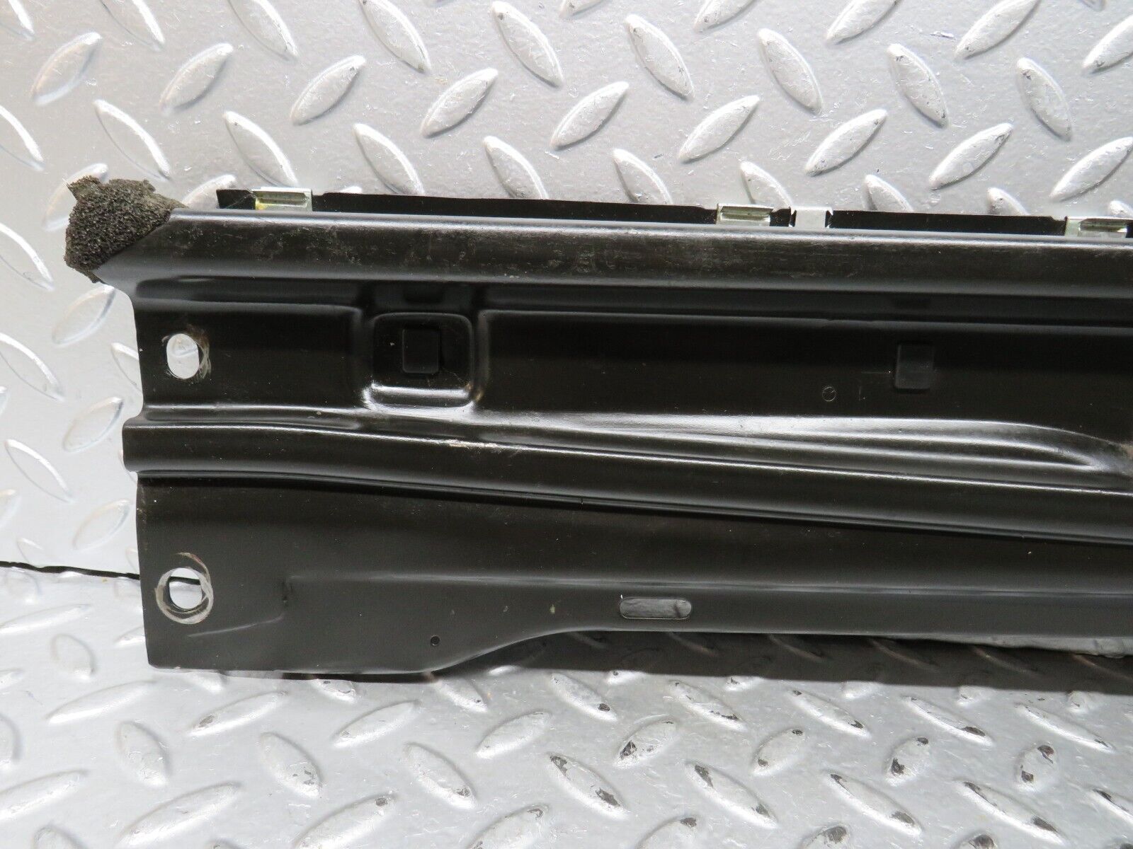 28990 Mercedes-Benz C124 320CE Coupe Rear Window Channel Support Left Side