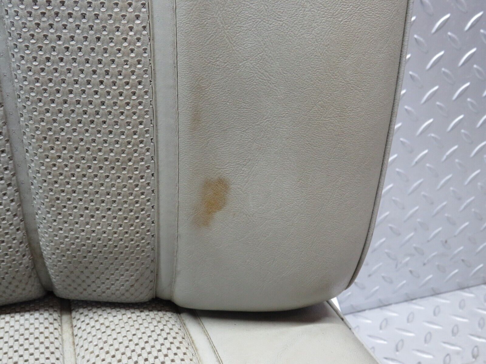 40510 Mercedes-Benz W110 230 Front Right Seat Leather Beige