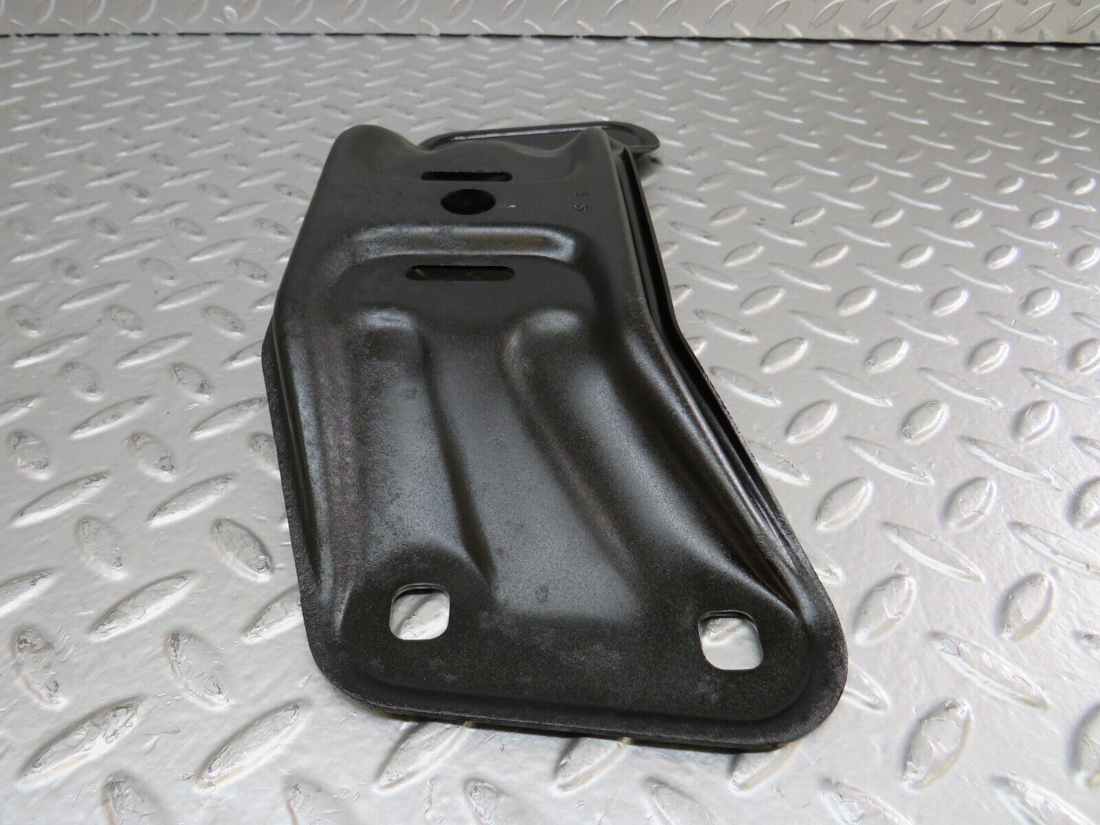 25306 Mercedes-Benz W201 190D Gearbox Mount Bracket