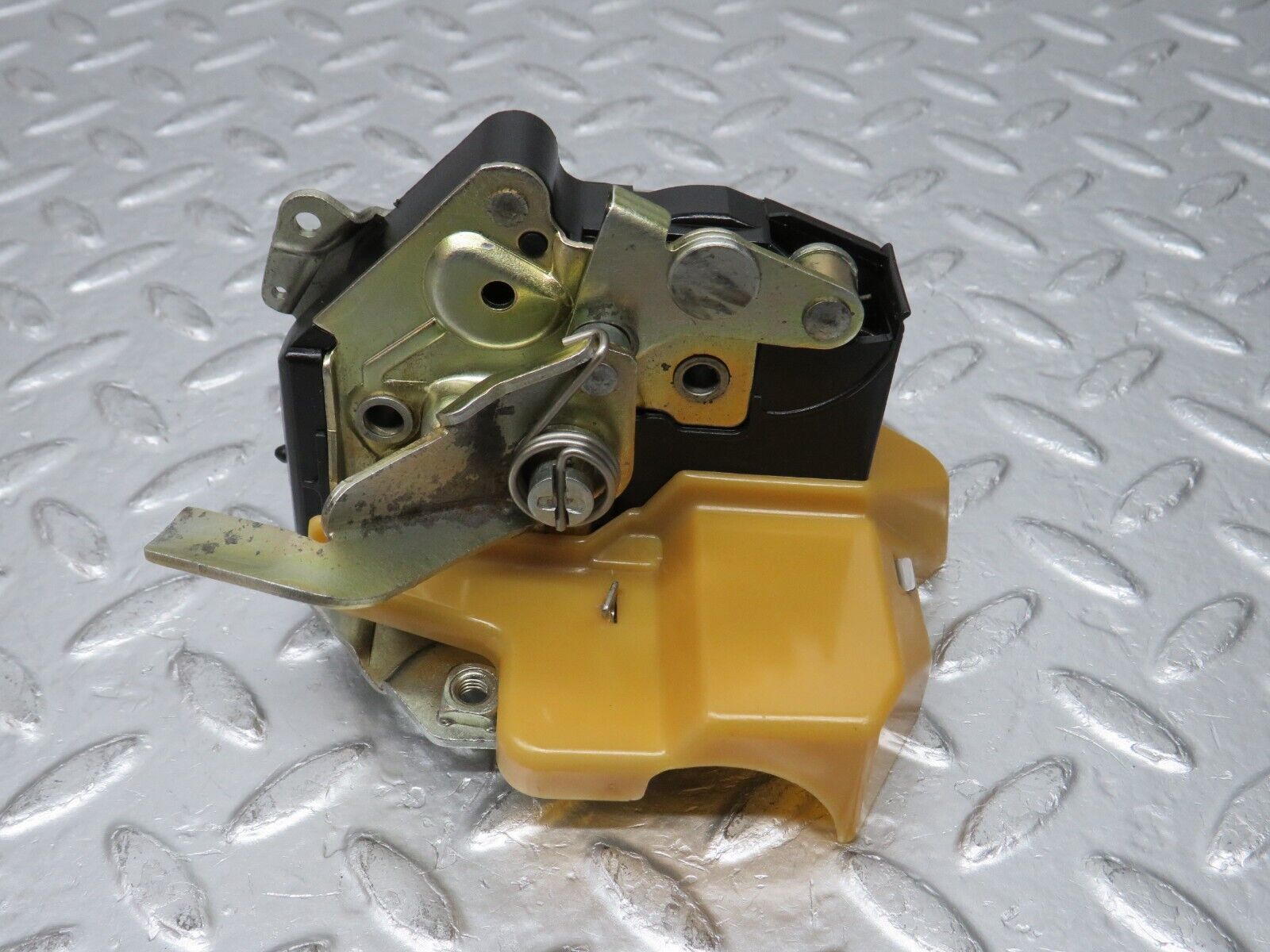 32454 Mercedes-Benz S124 300TE Wagon Rear Right Door Lock Mechanism