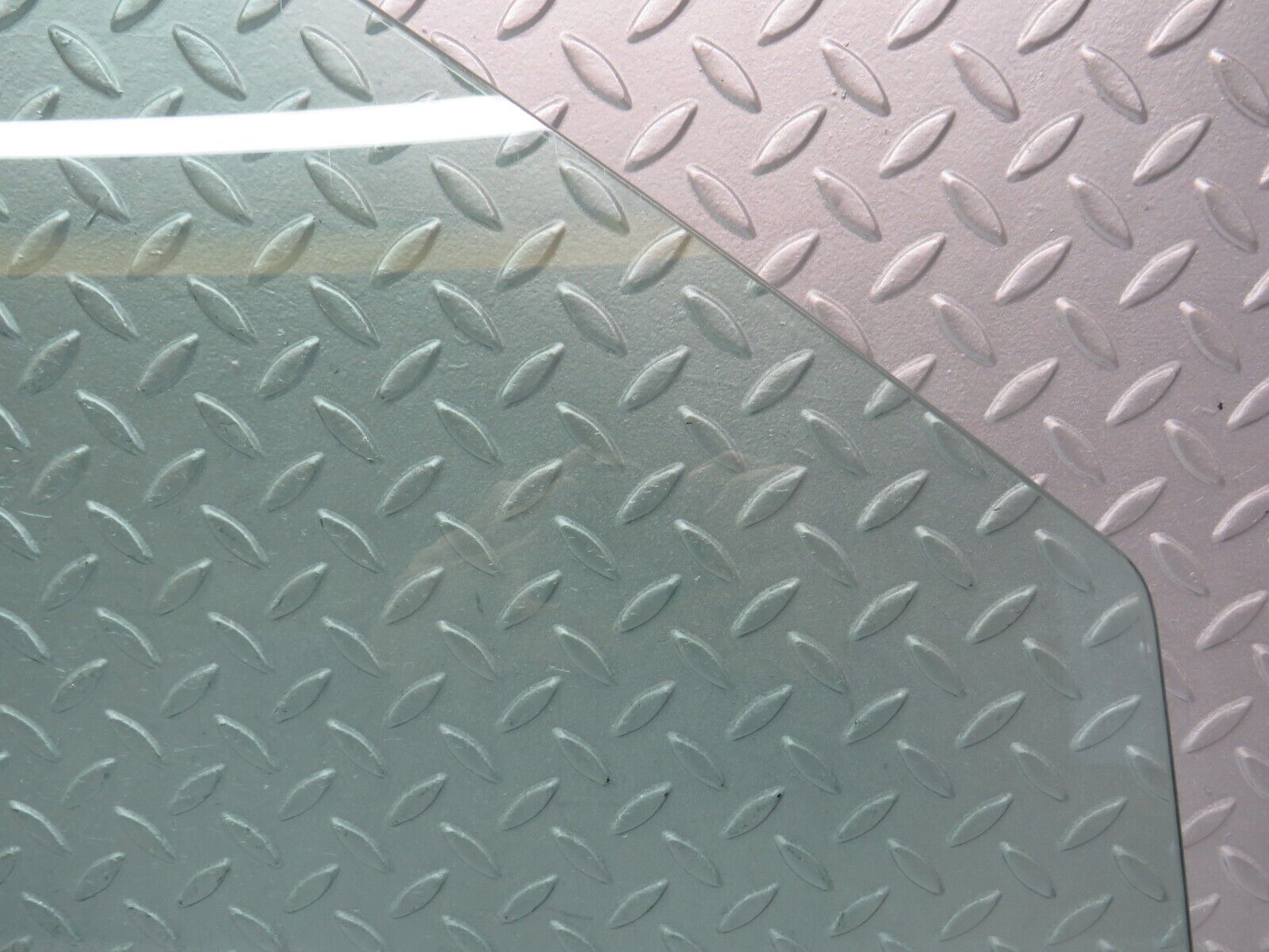 37874 Mercedes-Benz A124 320E Cabriolet Front Right Door Window Glass