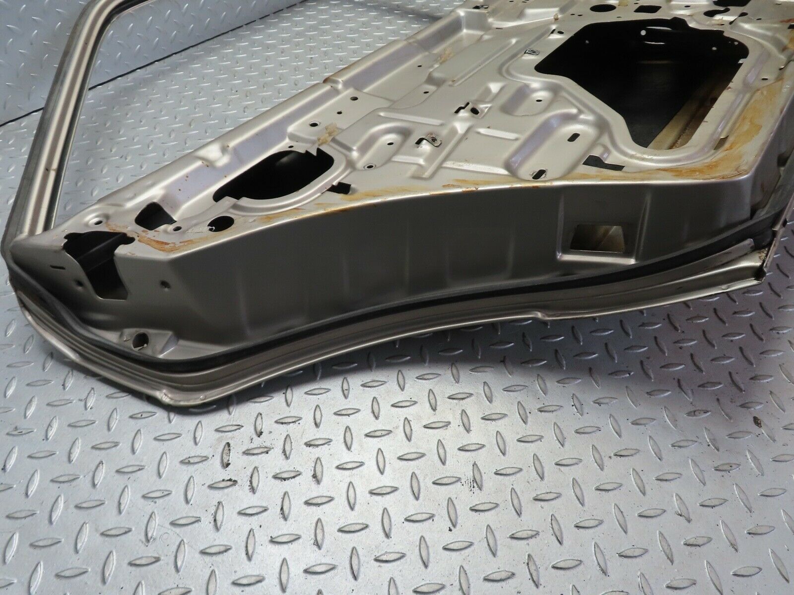 21534 Mercedes-Benz W126 300SE Rear Left Door