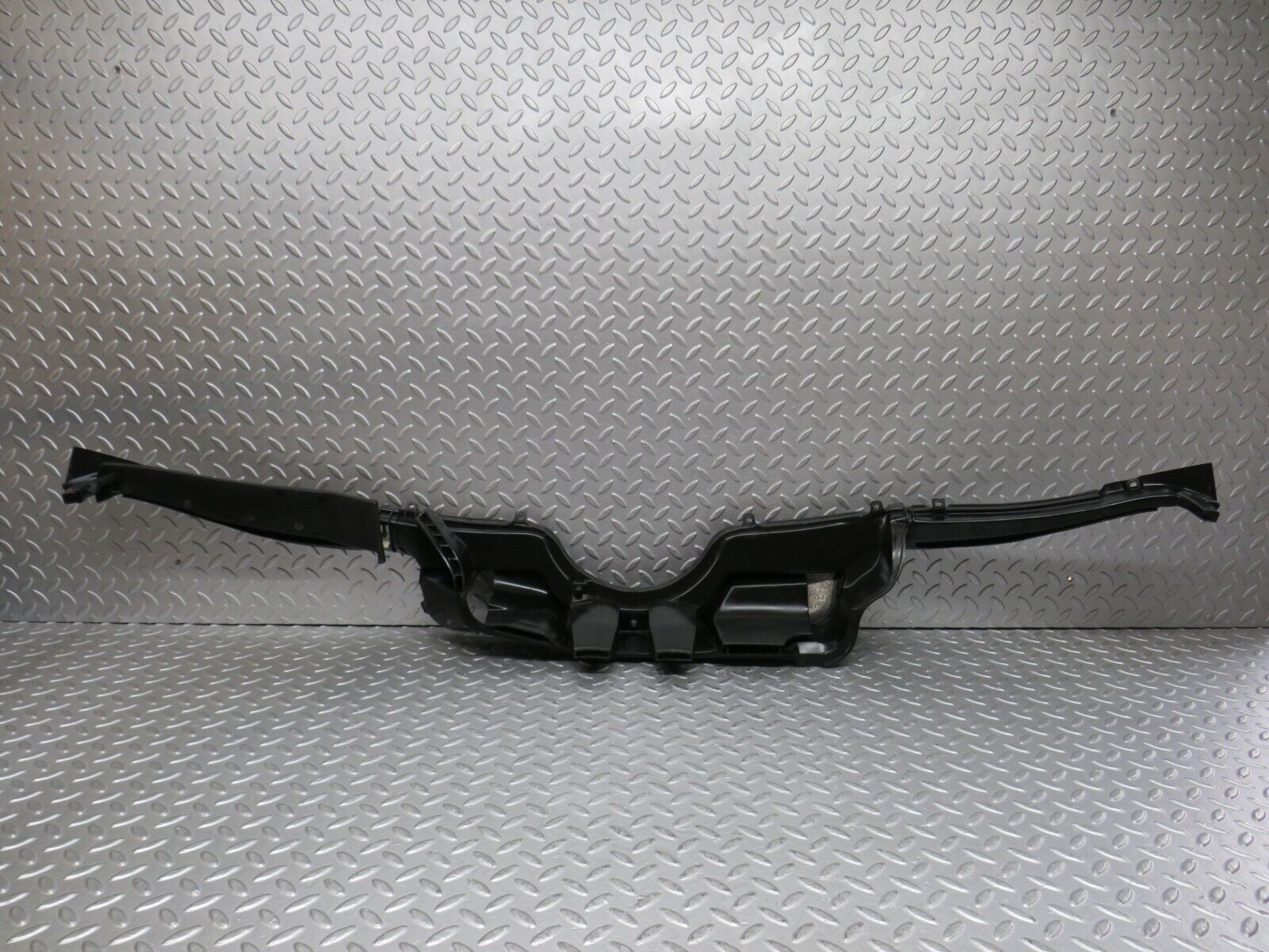 37886 Mercedes-Benz A124 320E Cabriolet Water Drain 1246204278 1246283707 1246283407