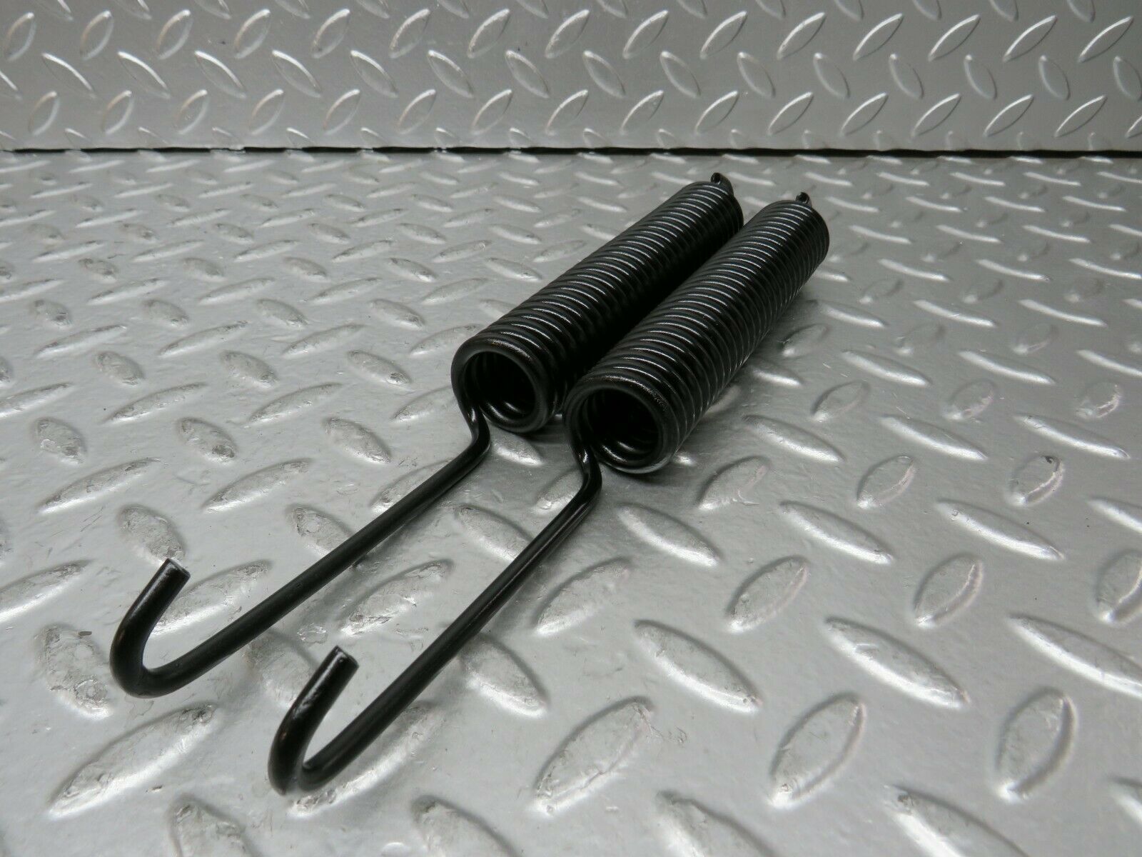 23836 Mercedes-Benz C107 450SLC Coupe Bonnet Hinge Spring Pair