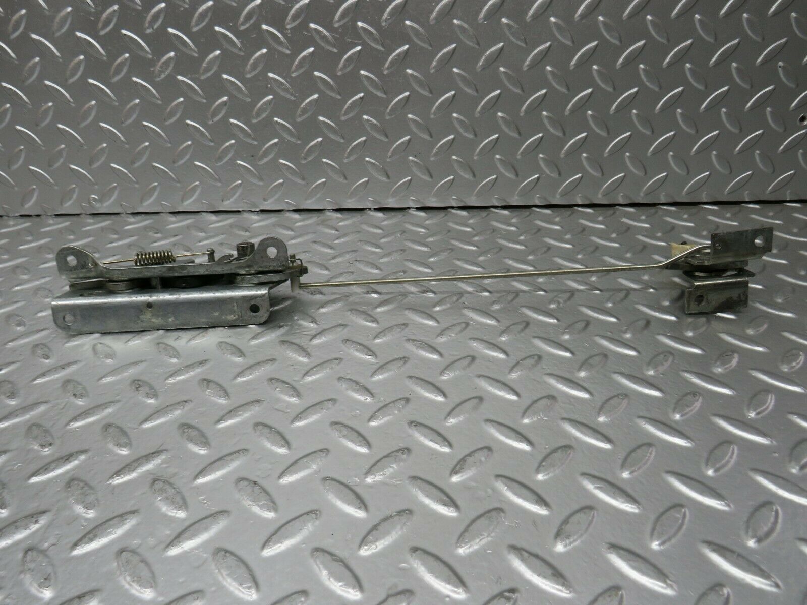 24263 Mercedes-Benz S124 220TE Wagon Rear Seat Bench Locking Mechanism Right