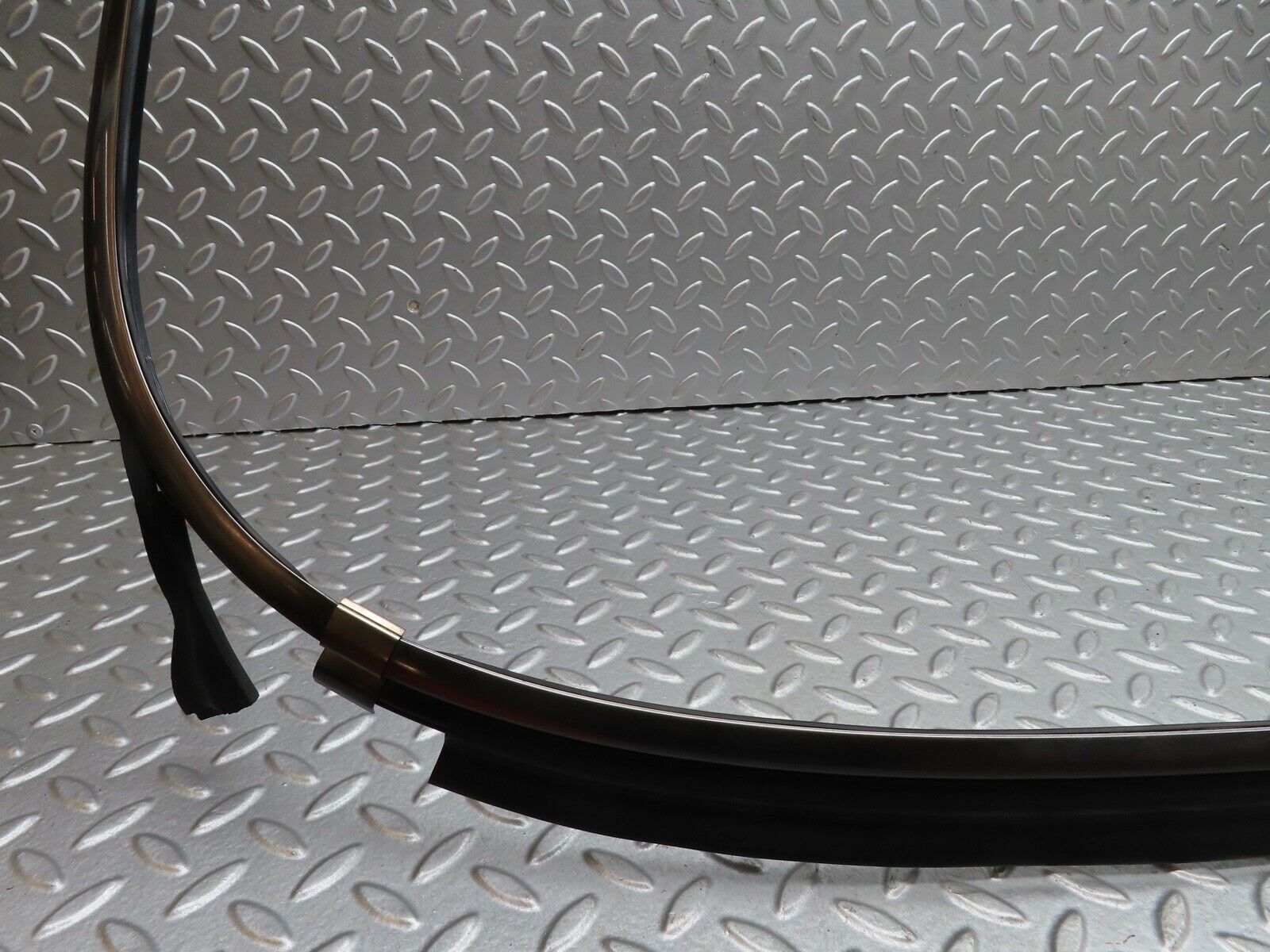 19731 Mercedes-Benz C140 CL420 Coupe Rear Windscreen Frame