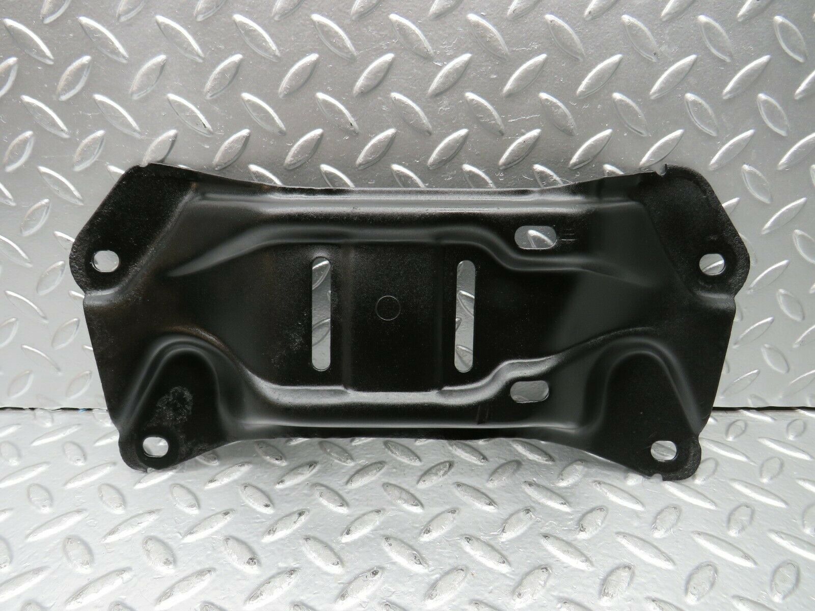 23057 Mercedes-Benz C123 230CE Coupe Gearbox Mount Bracket Holder